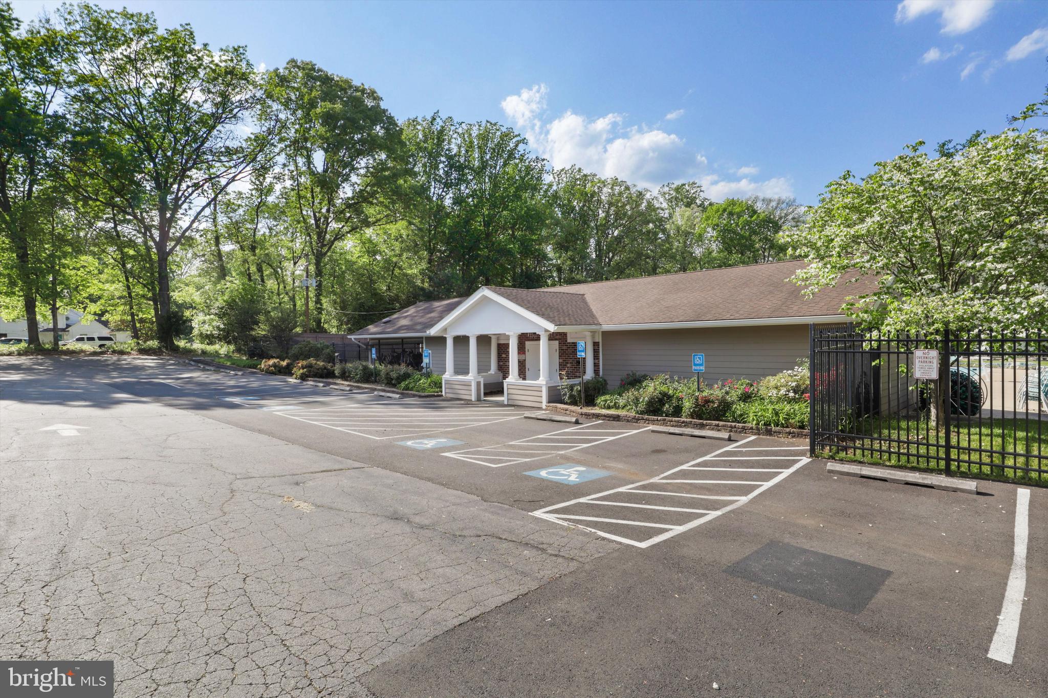 VIENNA WOODS - Residential