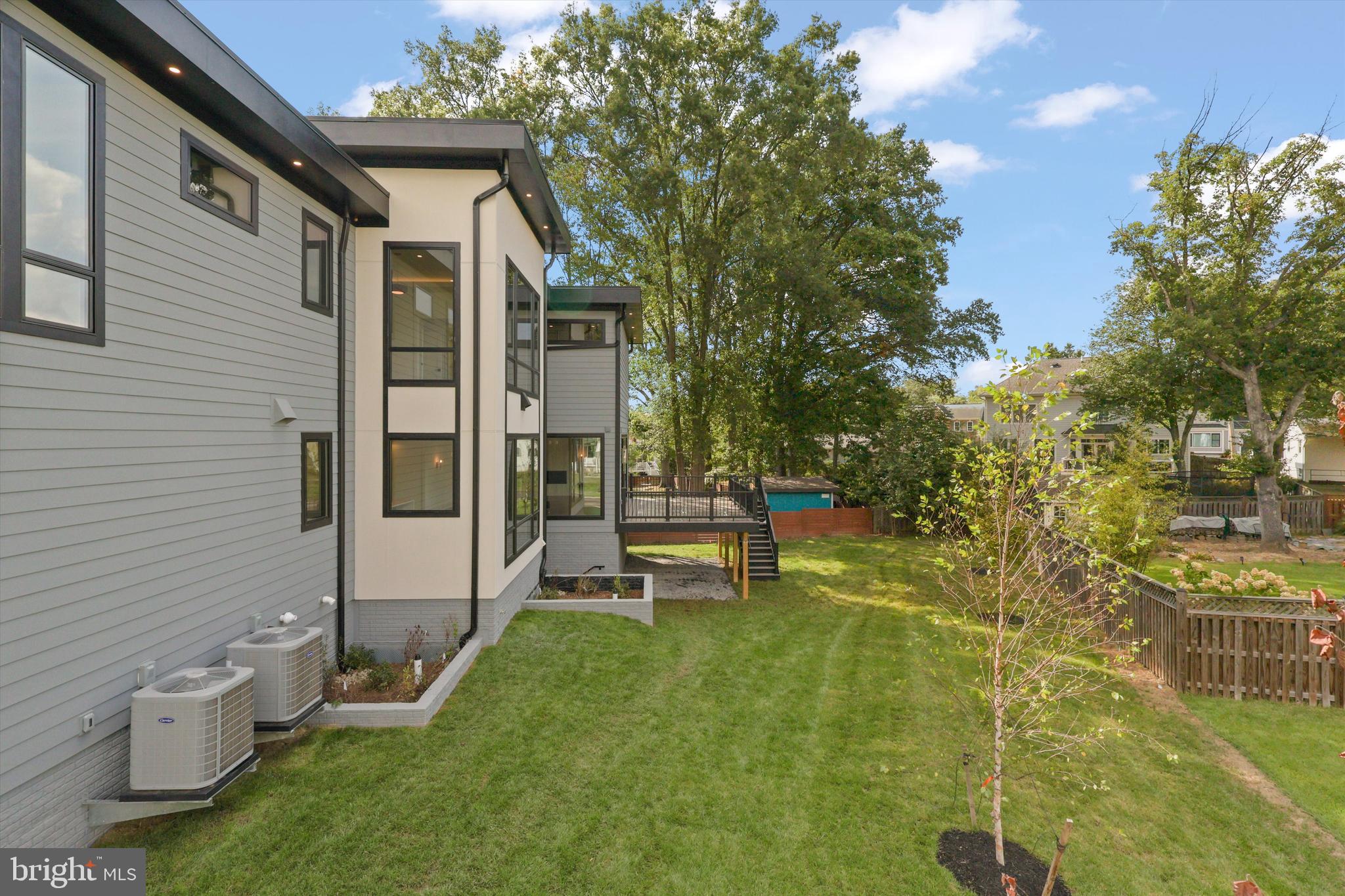 VIENNA WOODS - Residential