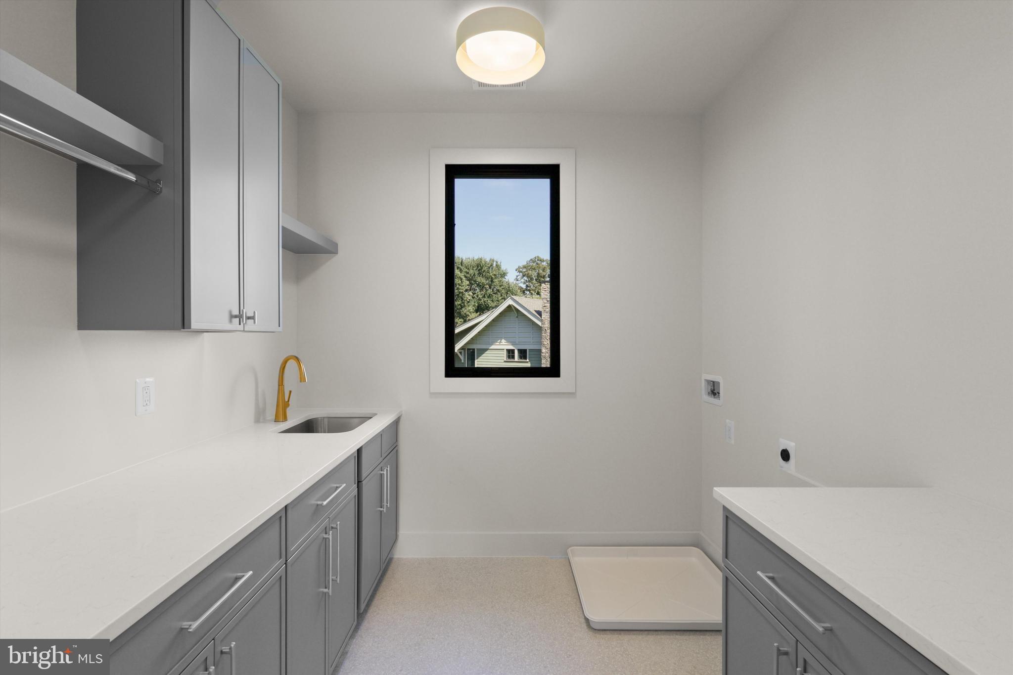 VIENNA WOODS - Residential