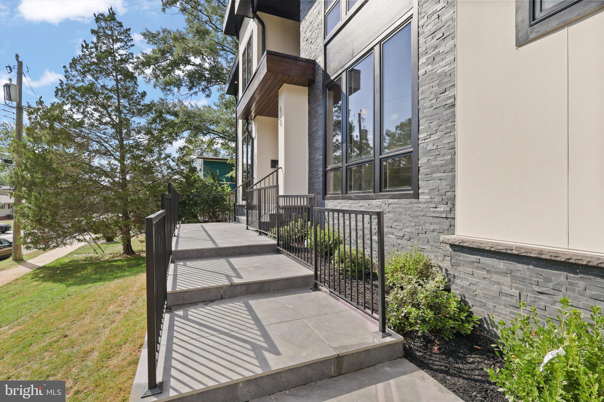 VIENNA WOODS - Residential