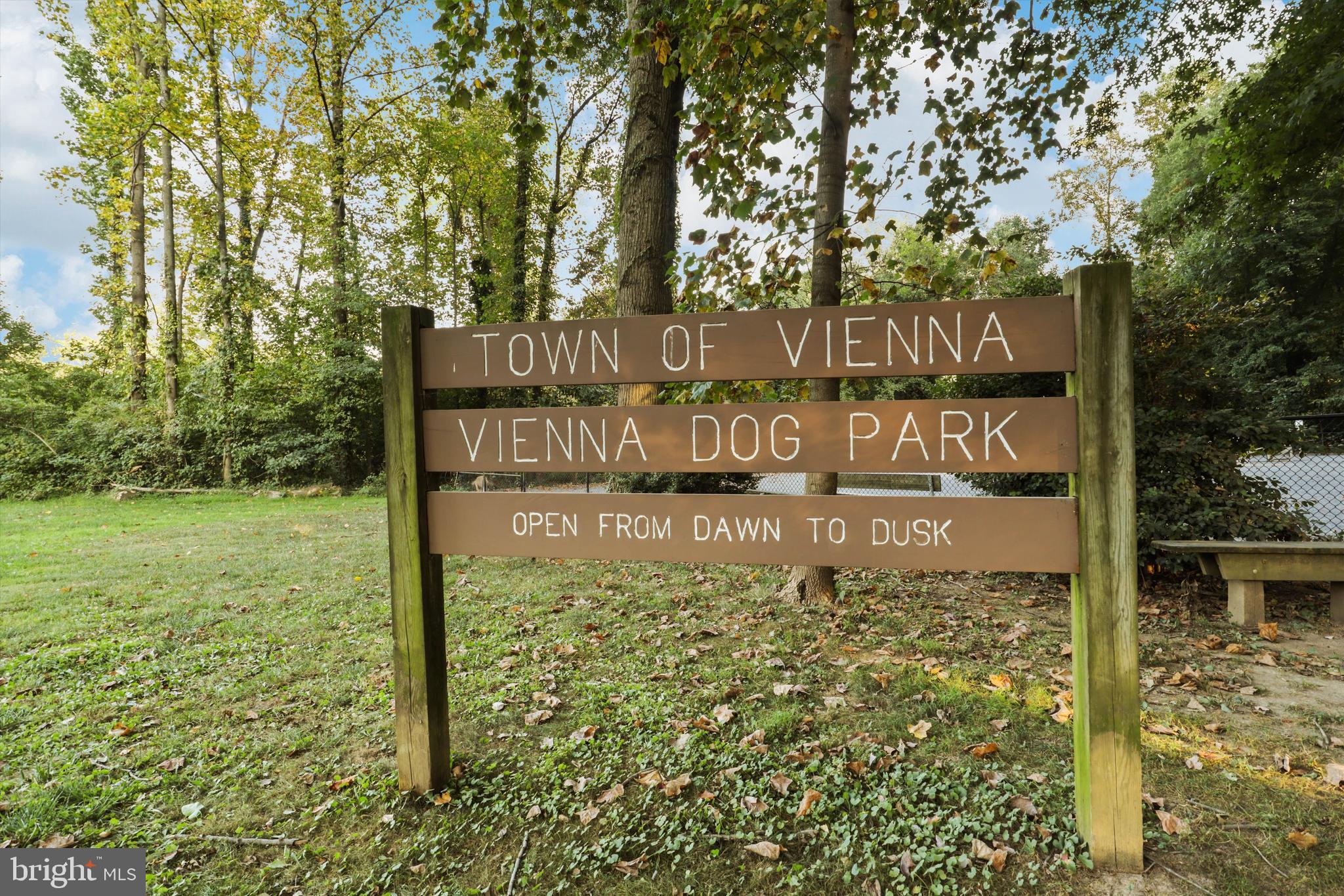 VIENNA WOODS - Residential