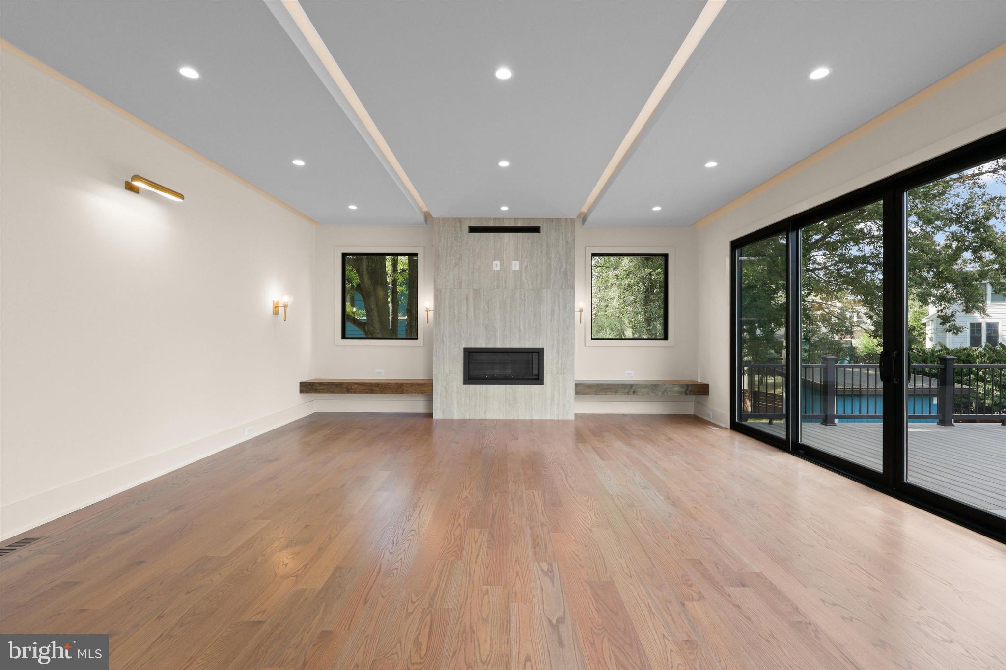 VIENNA WOODS - Residential