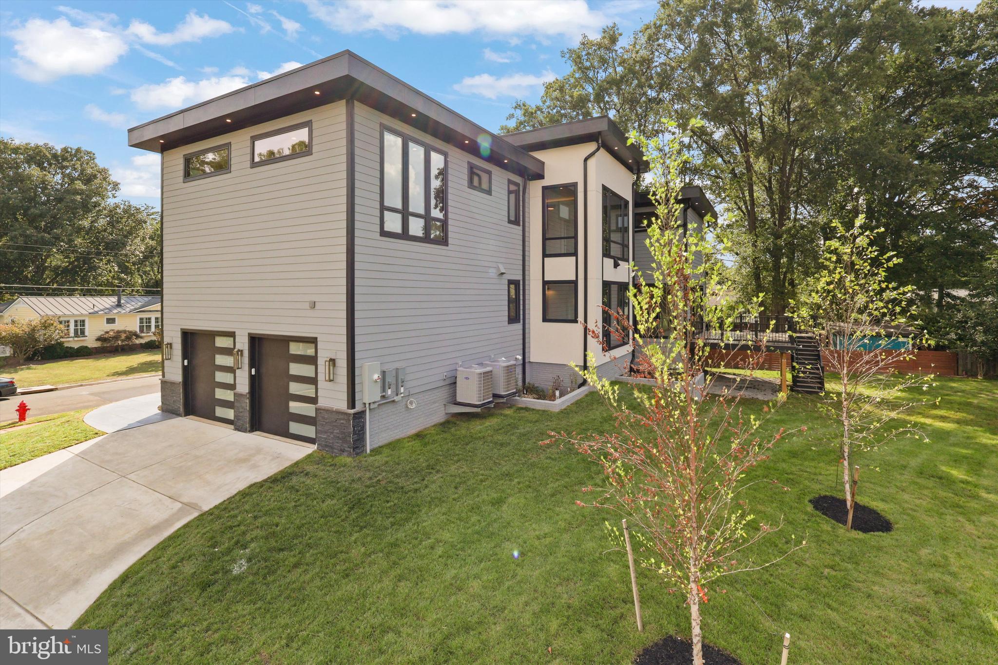 VIENNA WOODS - Residential