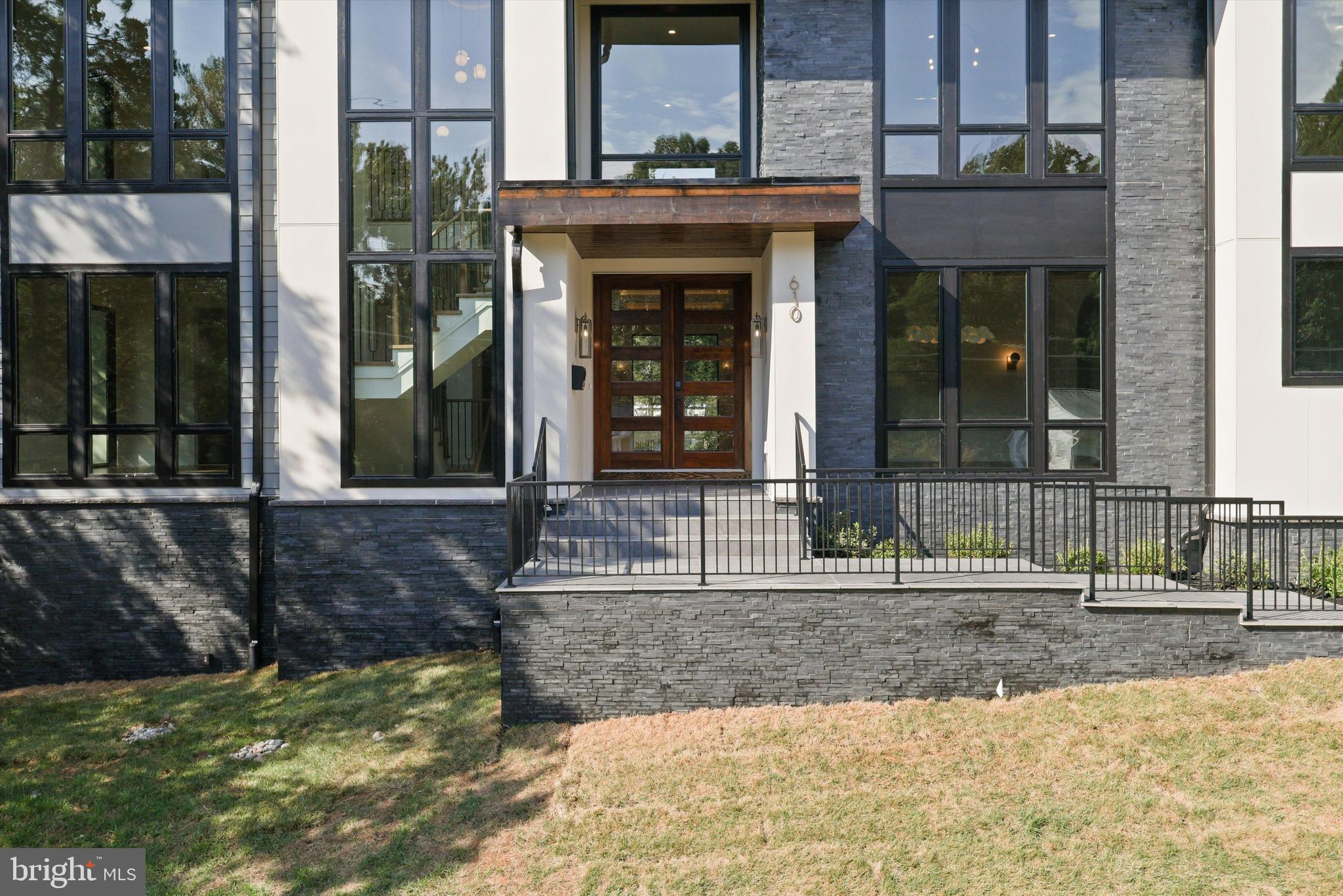 VIENNA WOODS - Residential