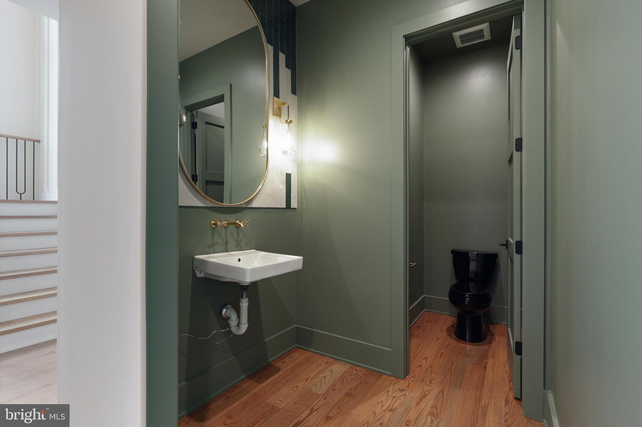 VIENNA WOODS - Residential