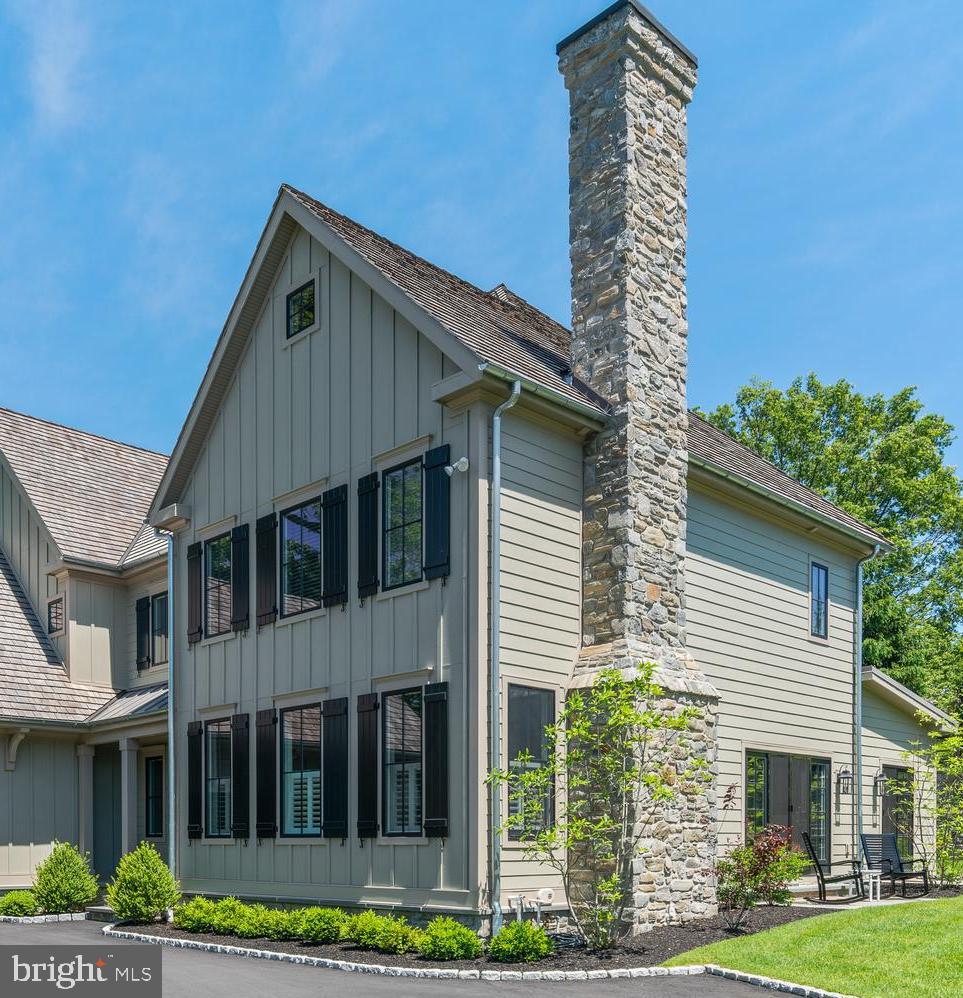 CHESTNUT HILL - Residential