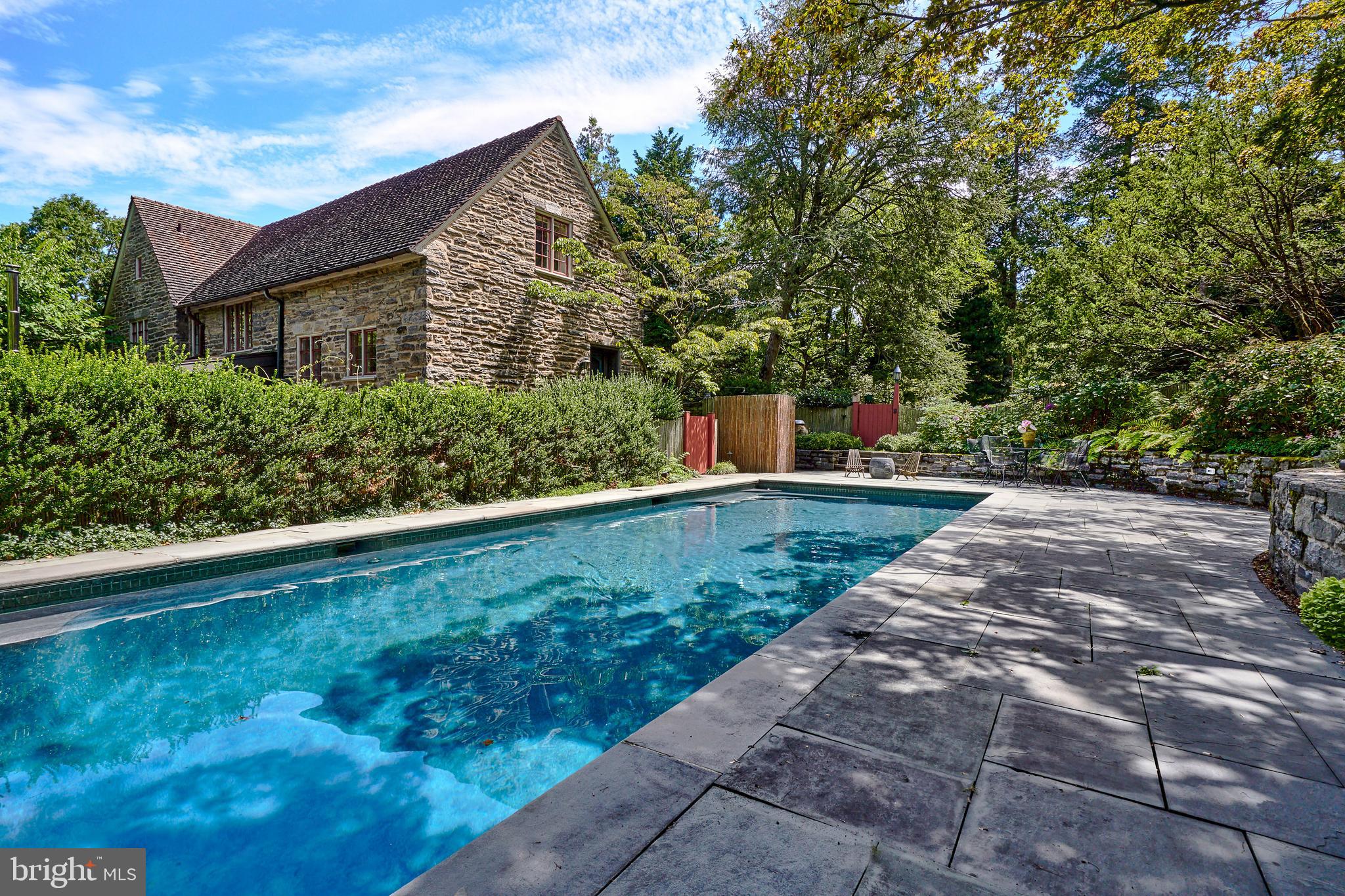CHESTNUT HILL - Residential