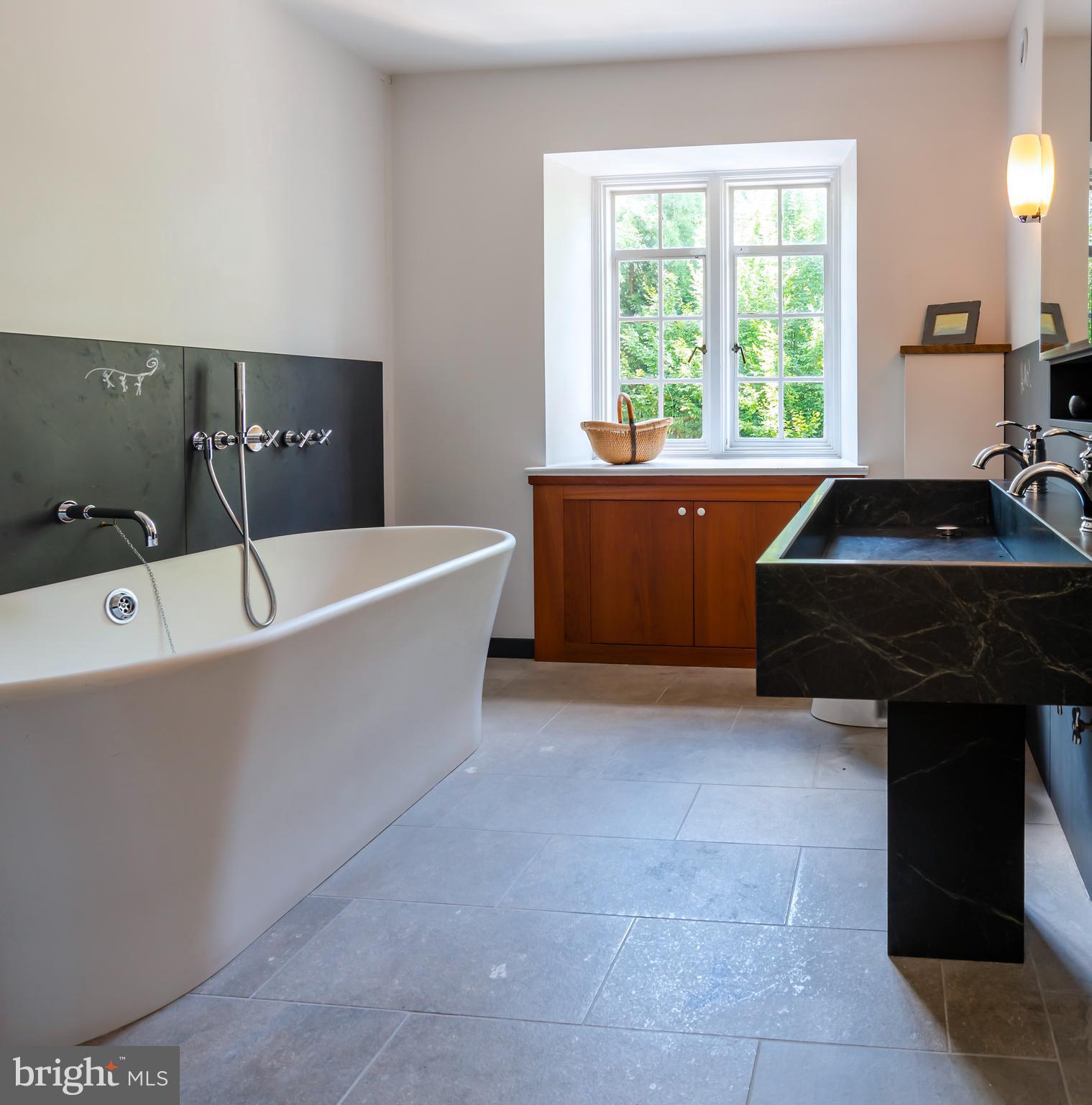 CHESTNUT HILL - Residential