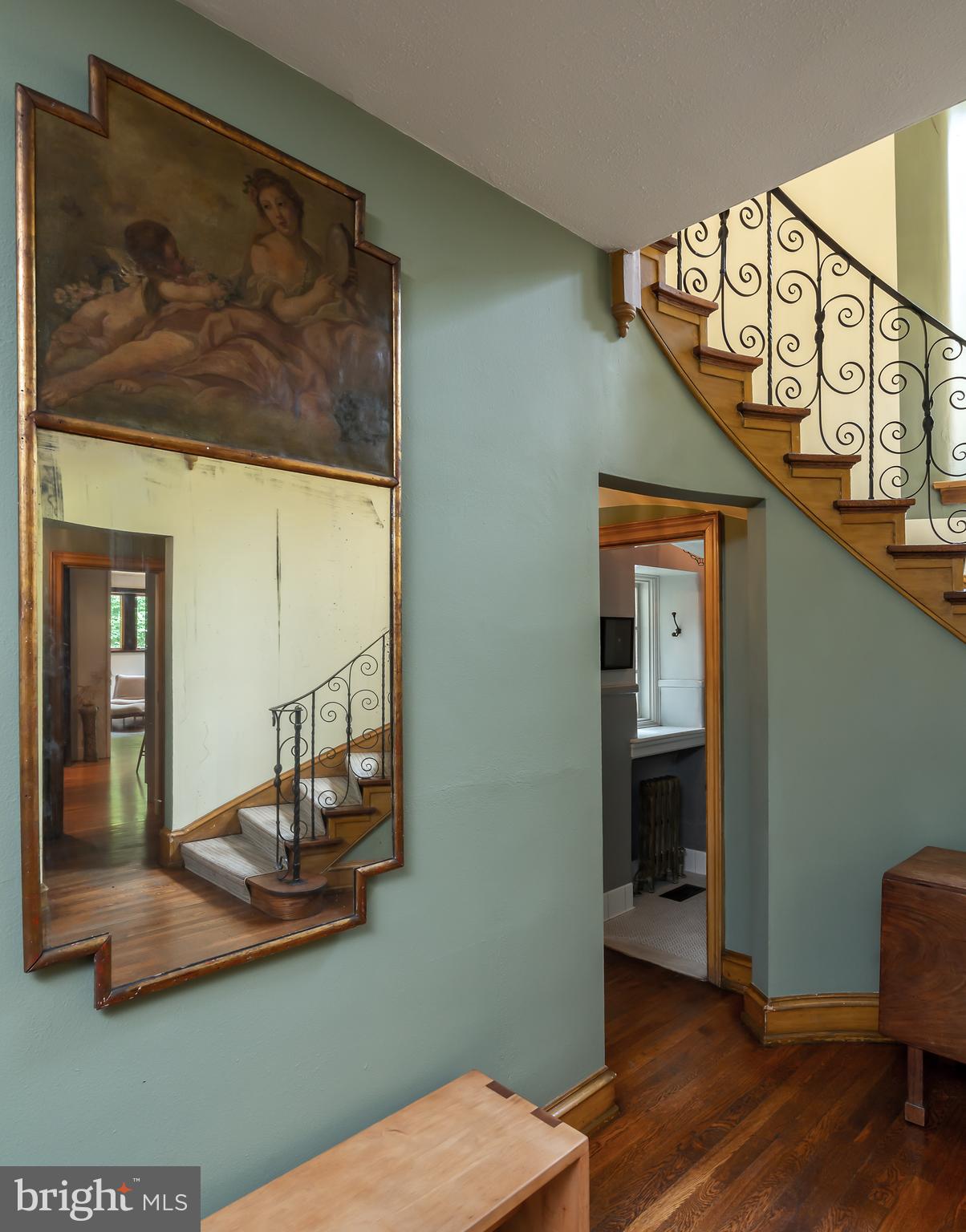 CHESTNUT HILL - Residential