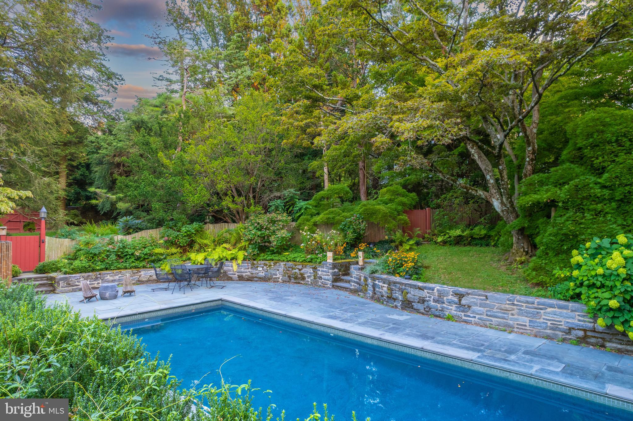 CHESTNUT HILL - Residential