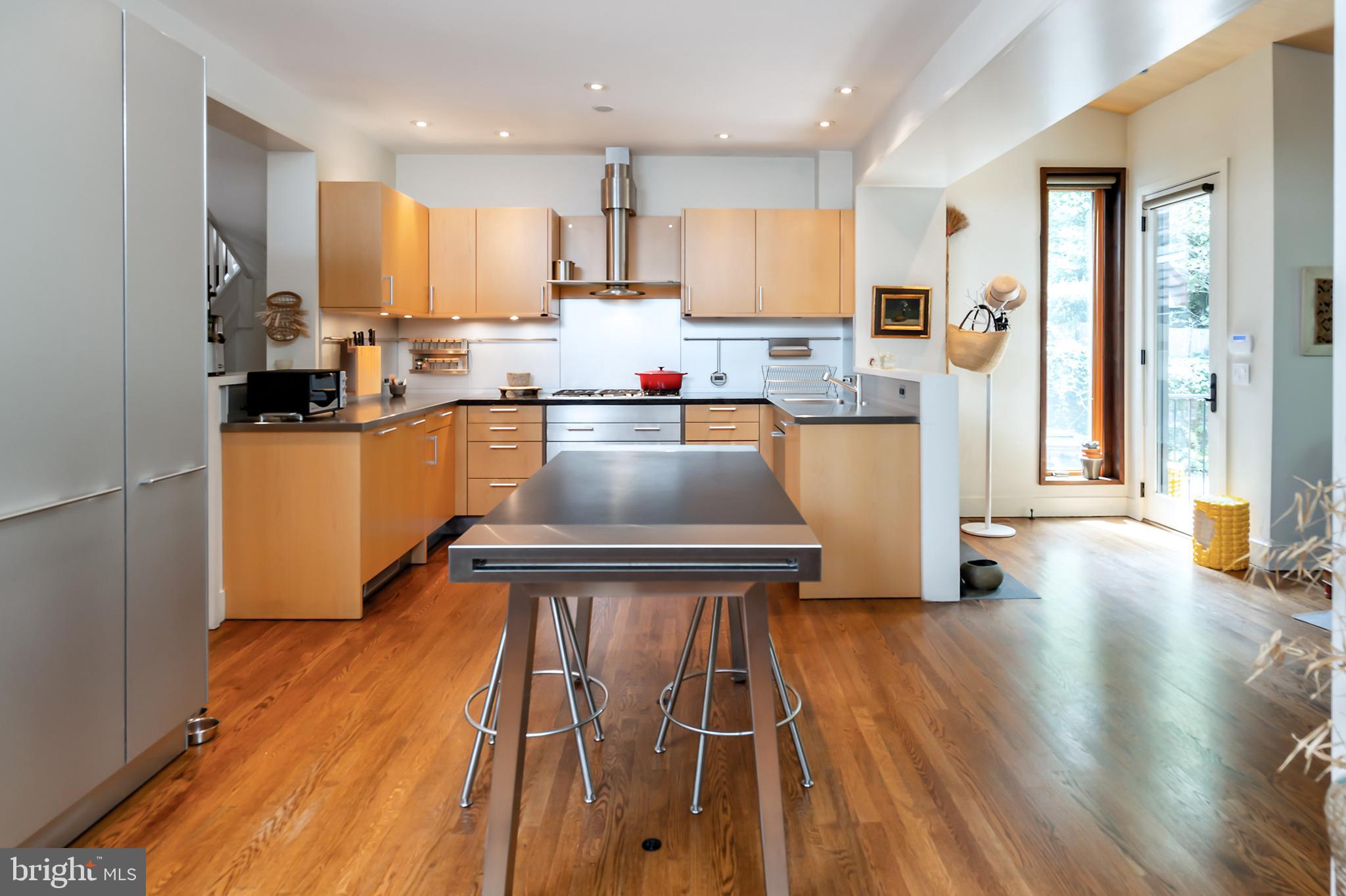 CHESTNUT HILL - Residential