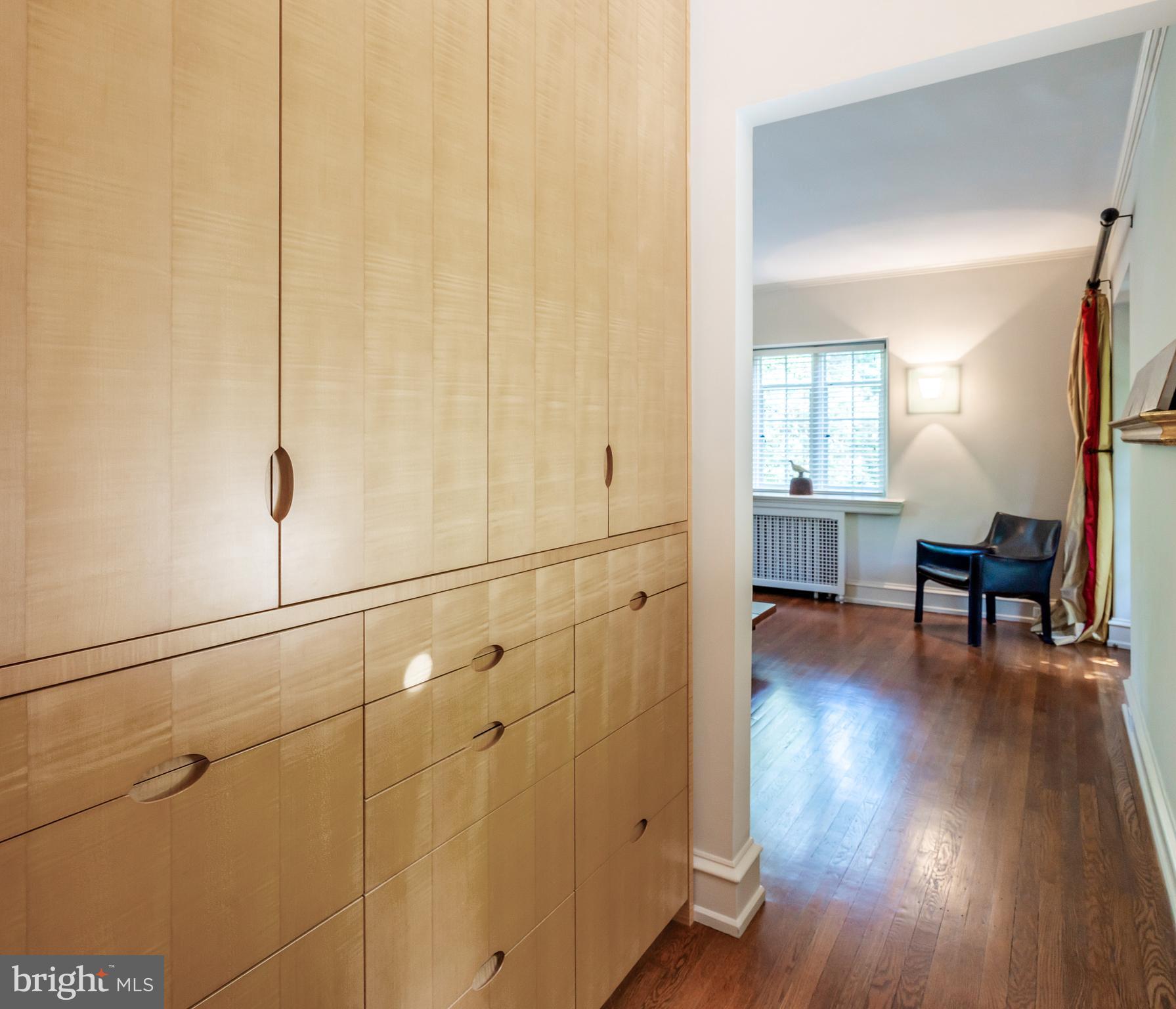 CHESTNUT HILL - Residential