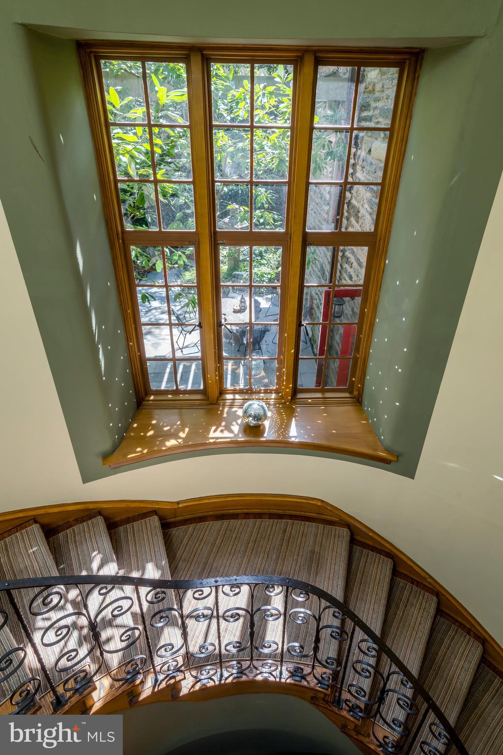 CHESTNUT HILL - Residential