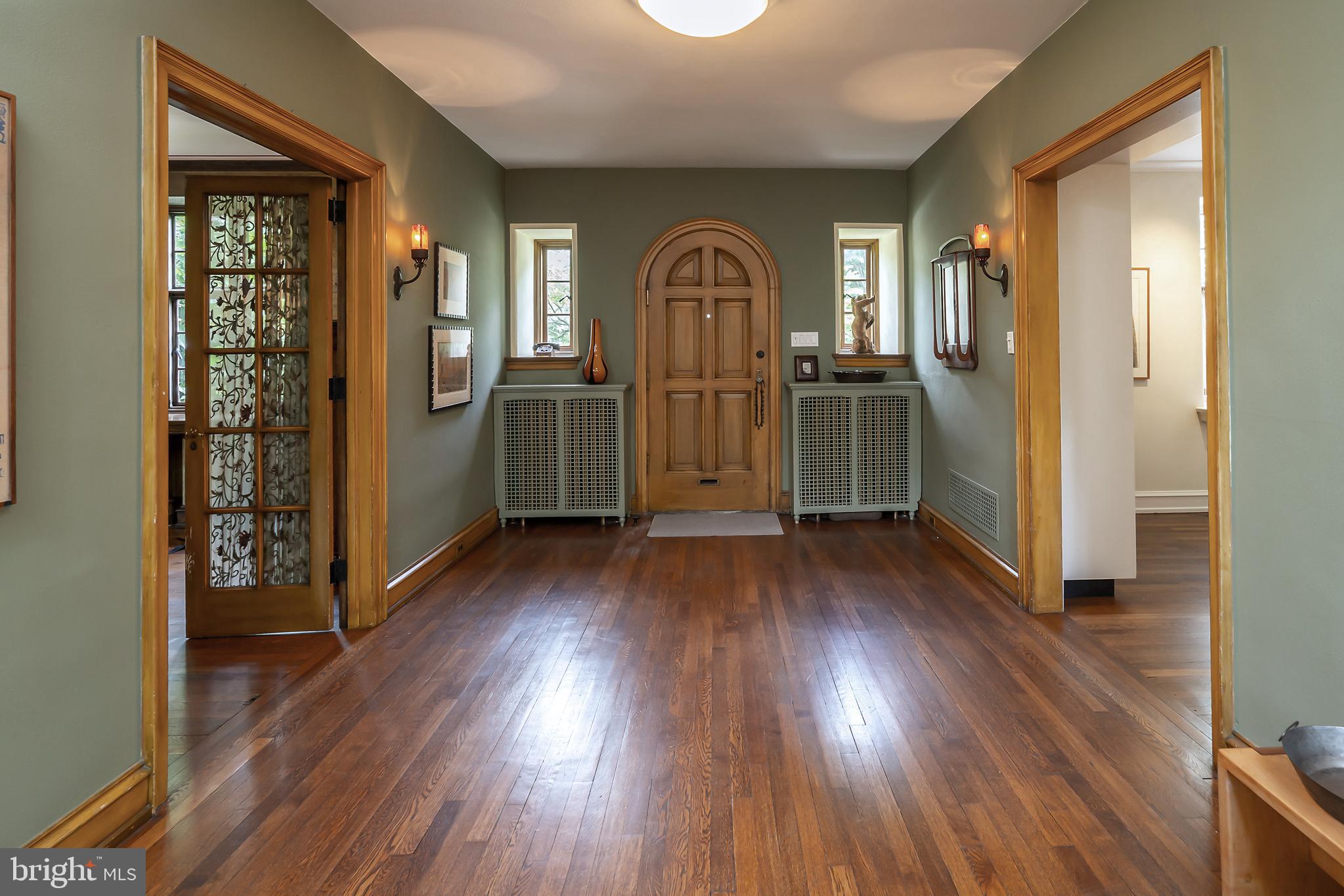 CHESTNUT HILL - Residential