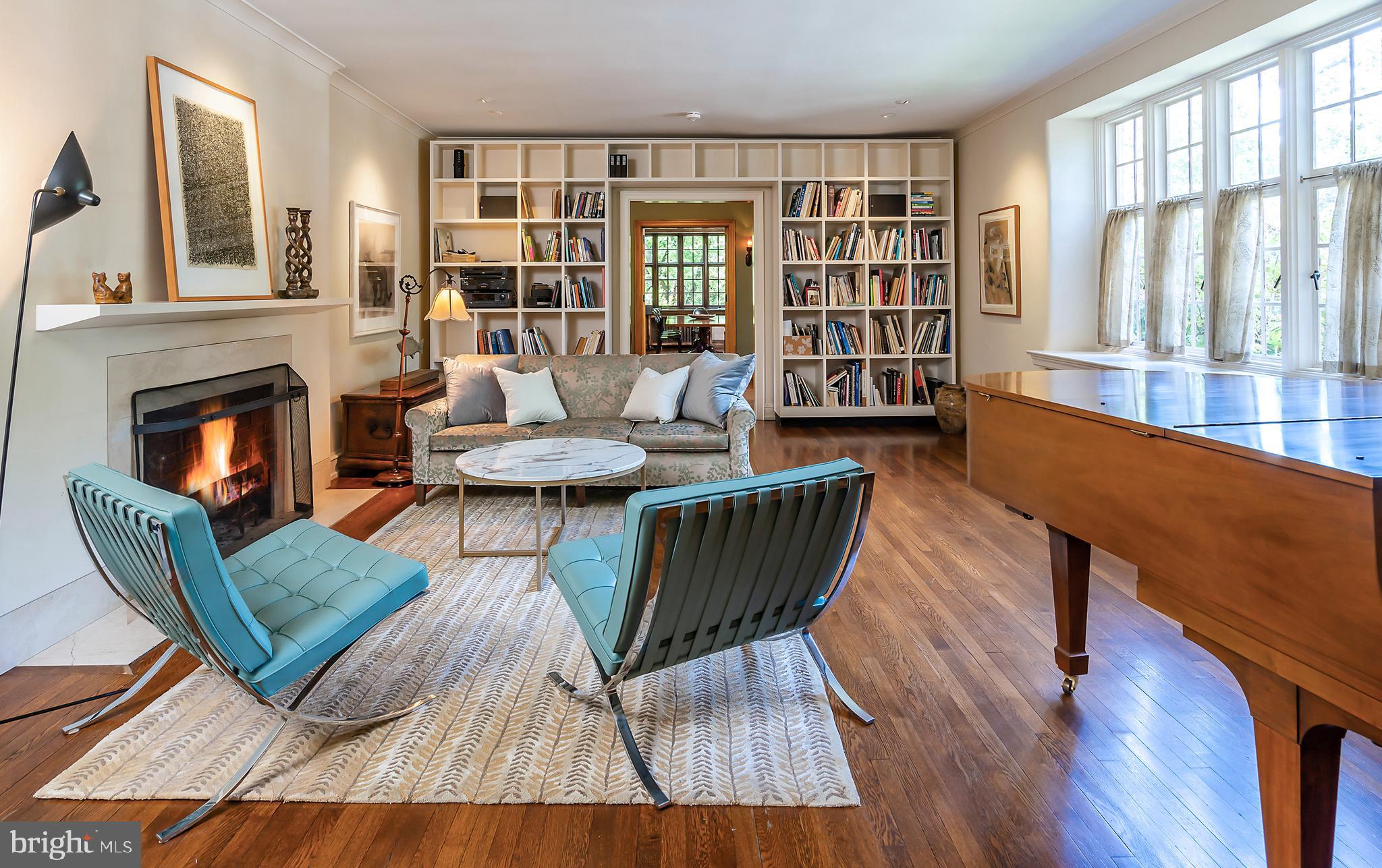 CHESTNUT HILL - Residential