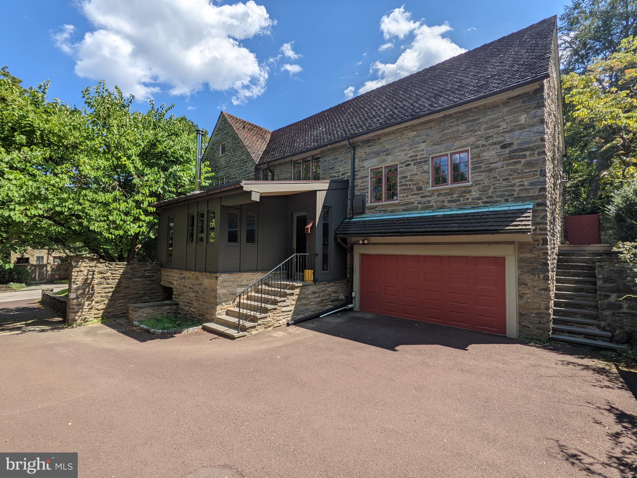 CHESTNUT HILL - Residential