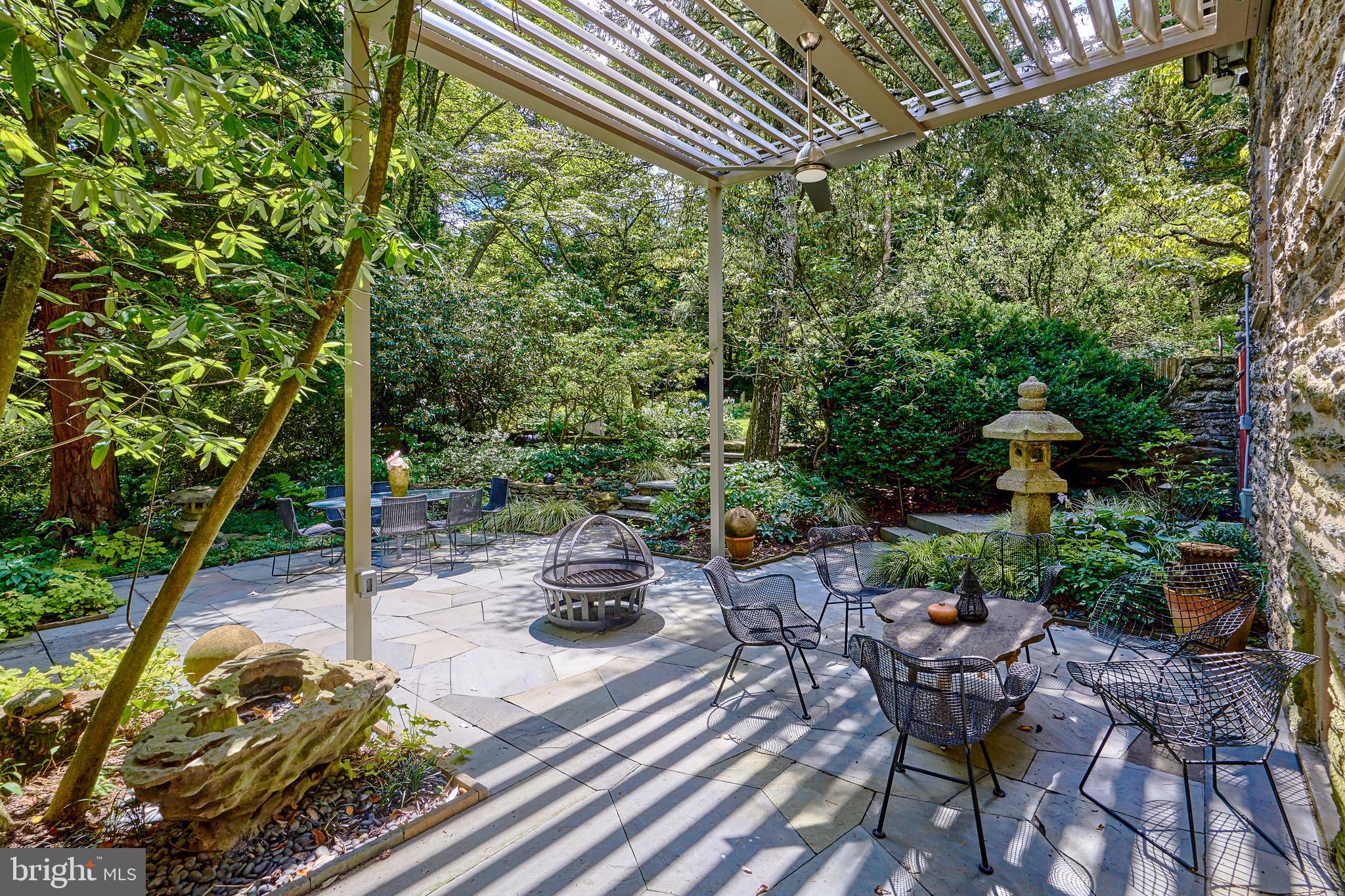 CHESTNUT HILL - Residential