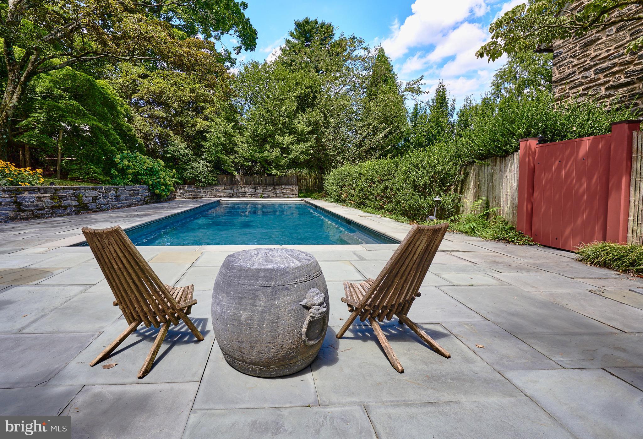 CHESTNUT HILL - Residential