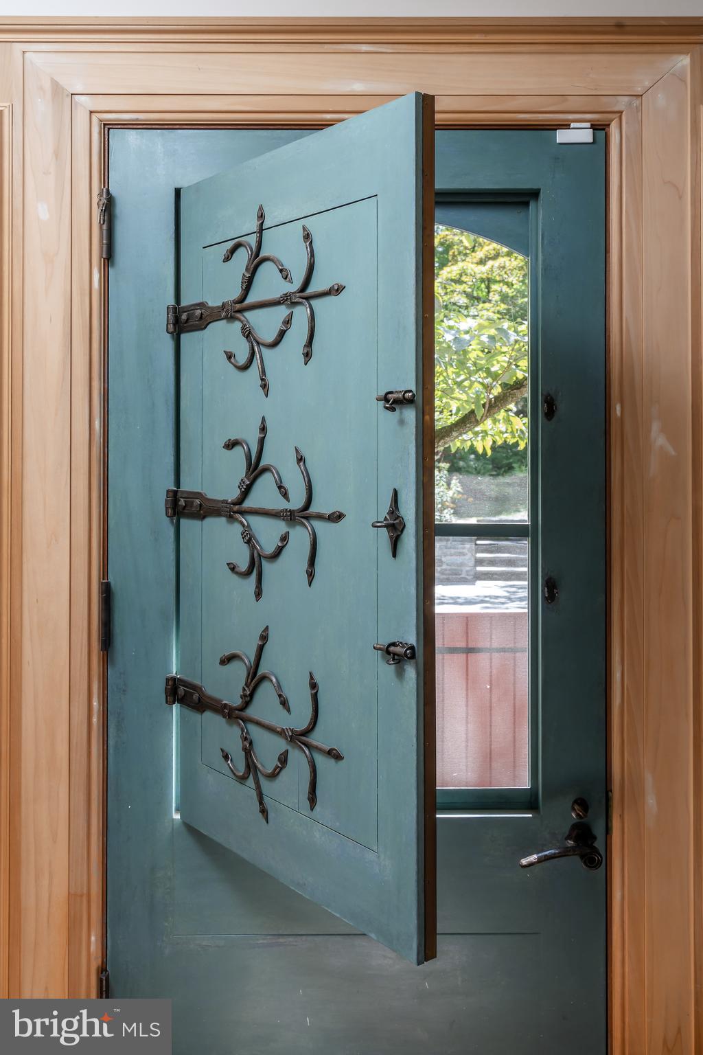 CHESTNUT HILL - Residential