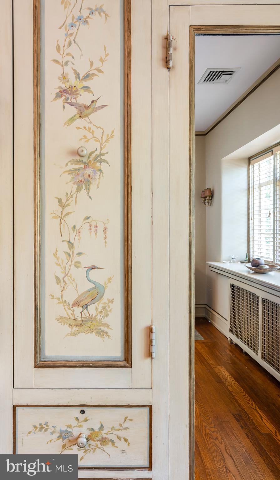 CHESTNUT HILL - Residential