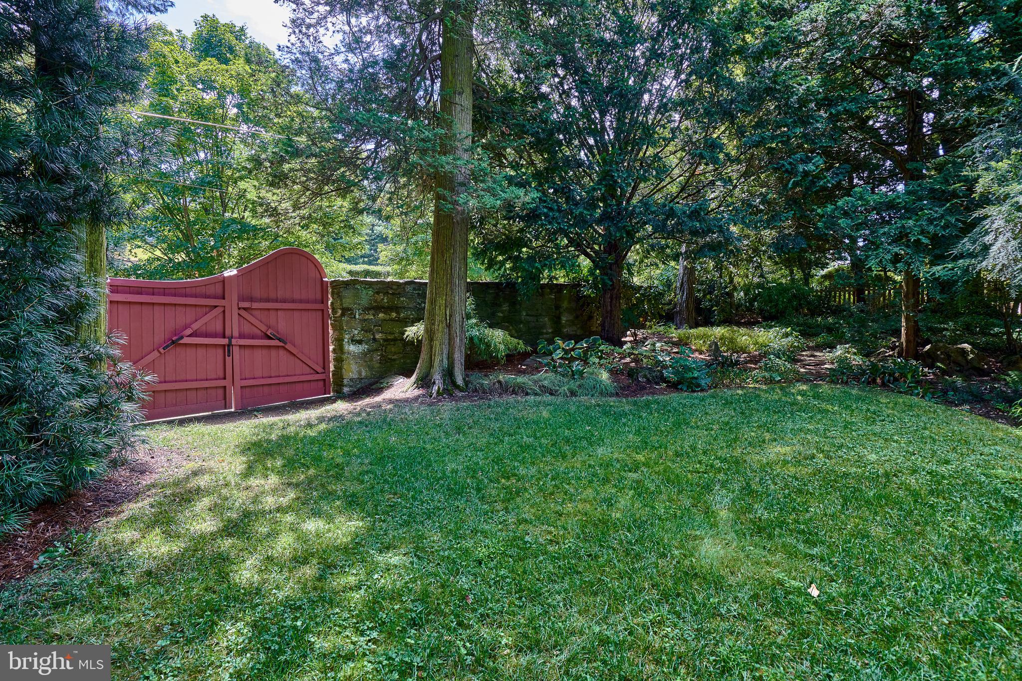 CHESTNUT HILL - Residential