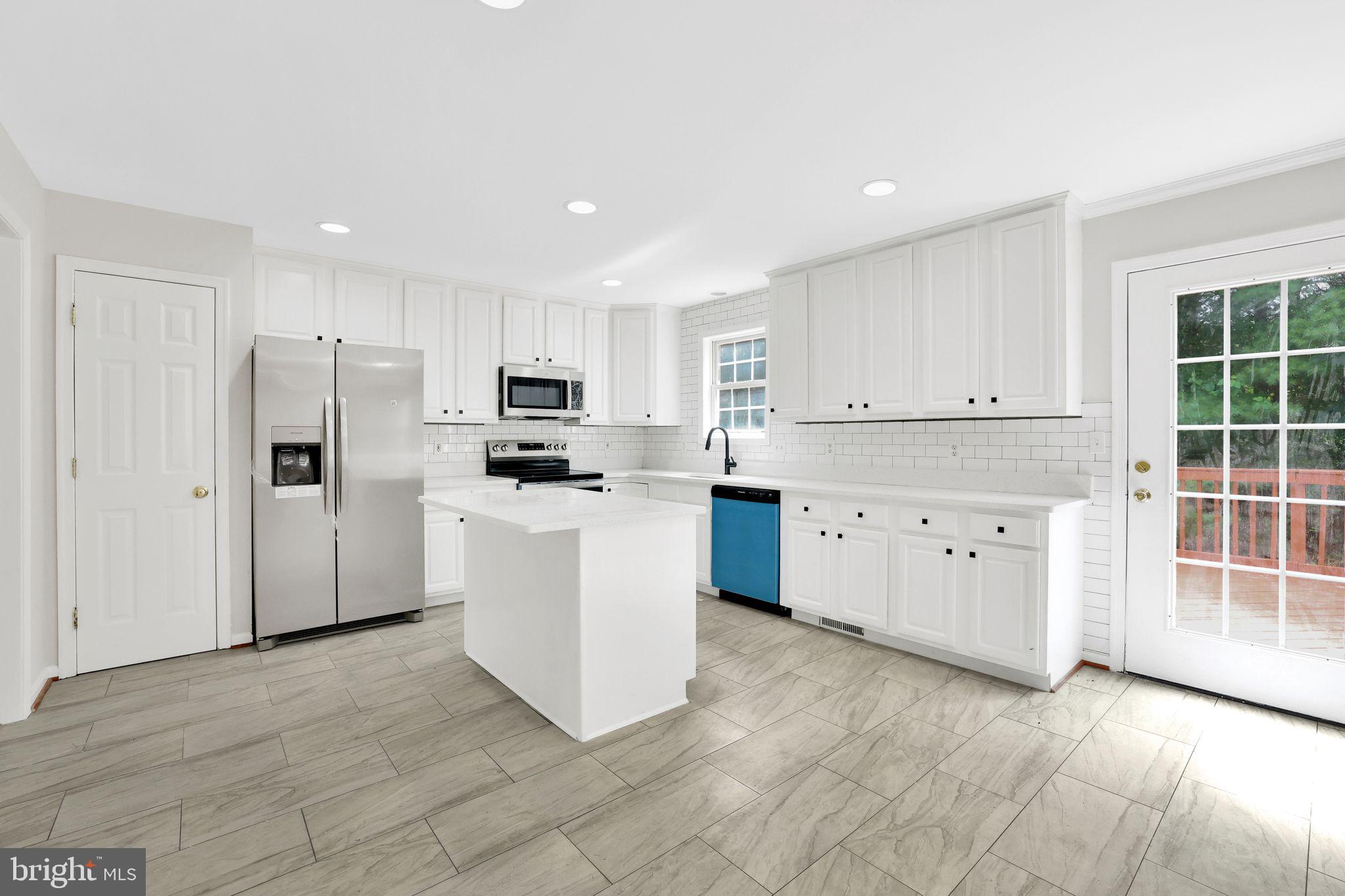 OAK GROVE APARTMENTS - Residential