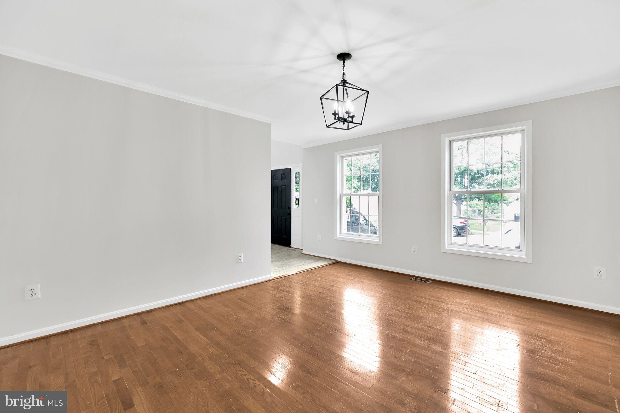 OAK GROVE APARTMENTS - Residential