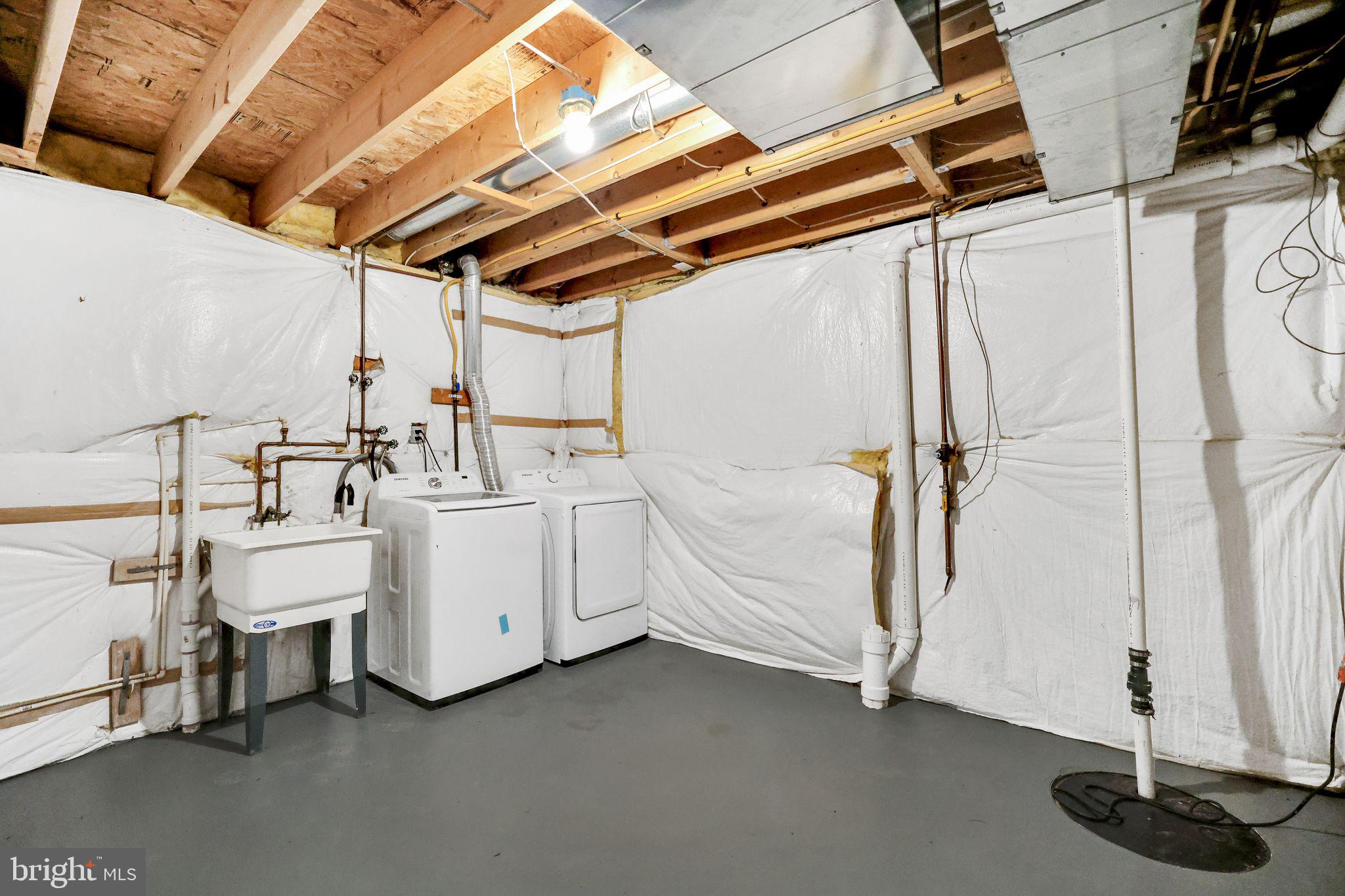 OAK GROVE APARTMENTS - Residential