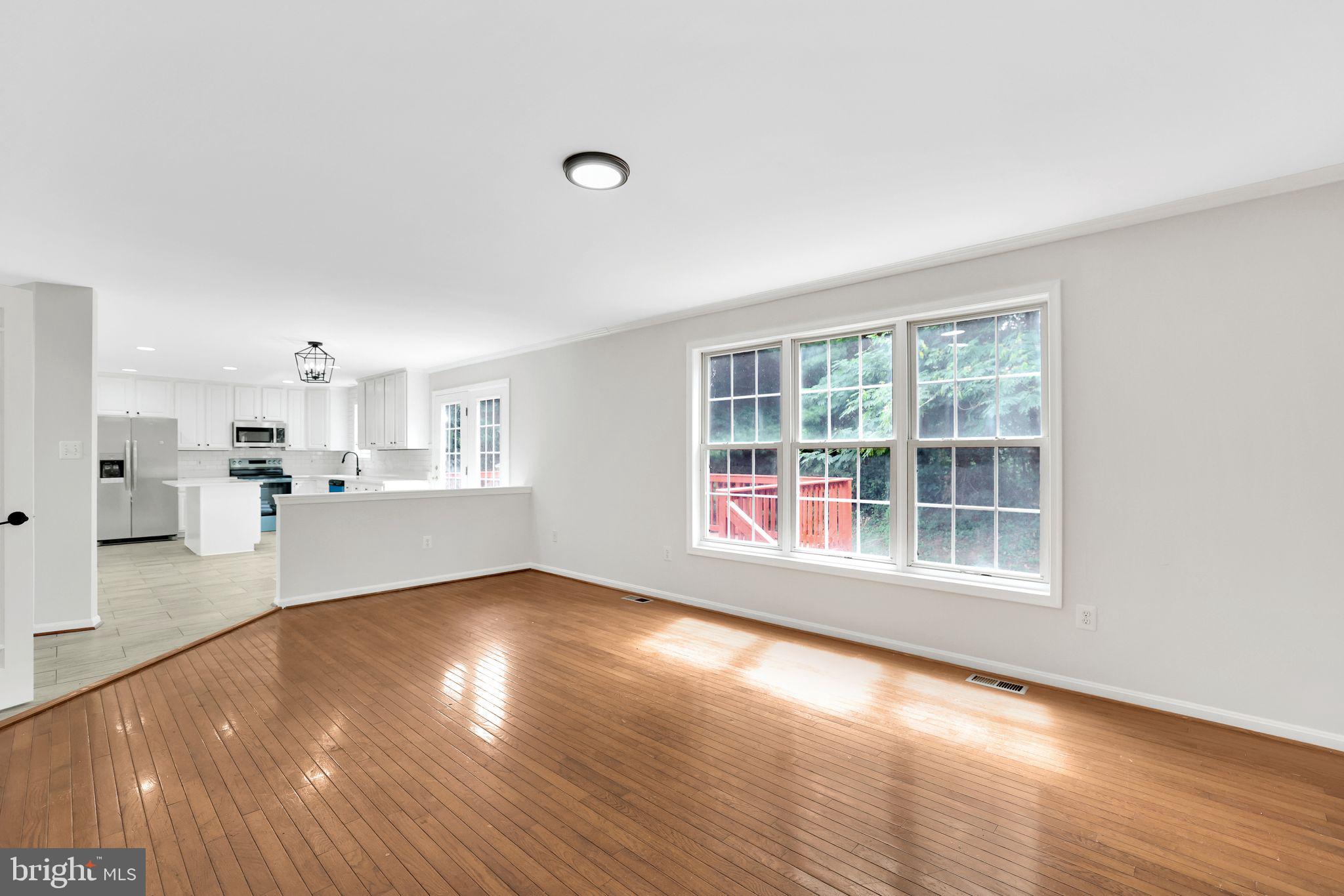 OAK GROVE APARTMENTS - Residential