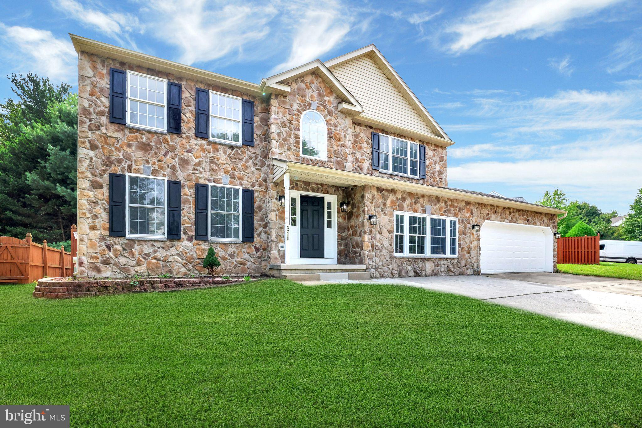 OAK GROVE APARTMENTS - Residential