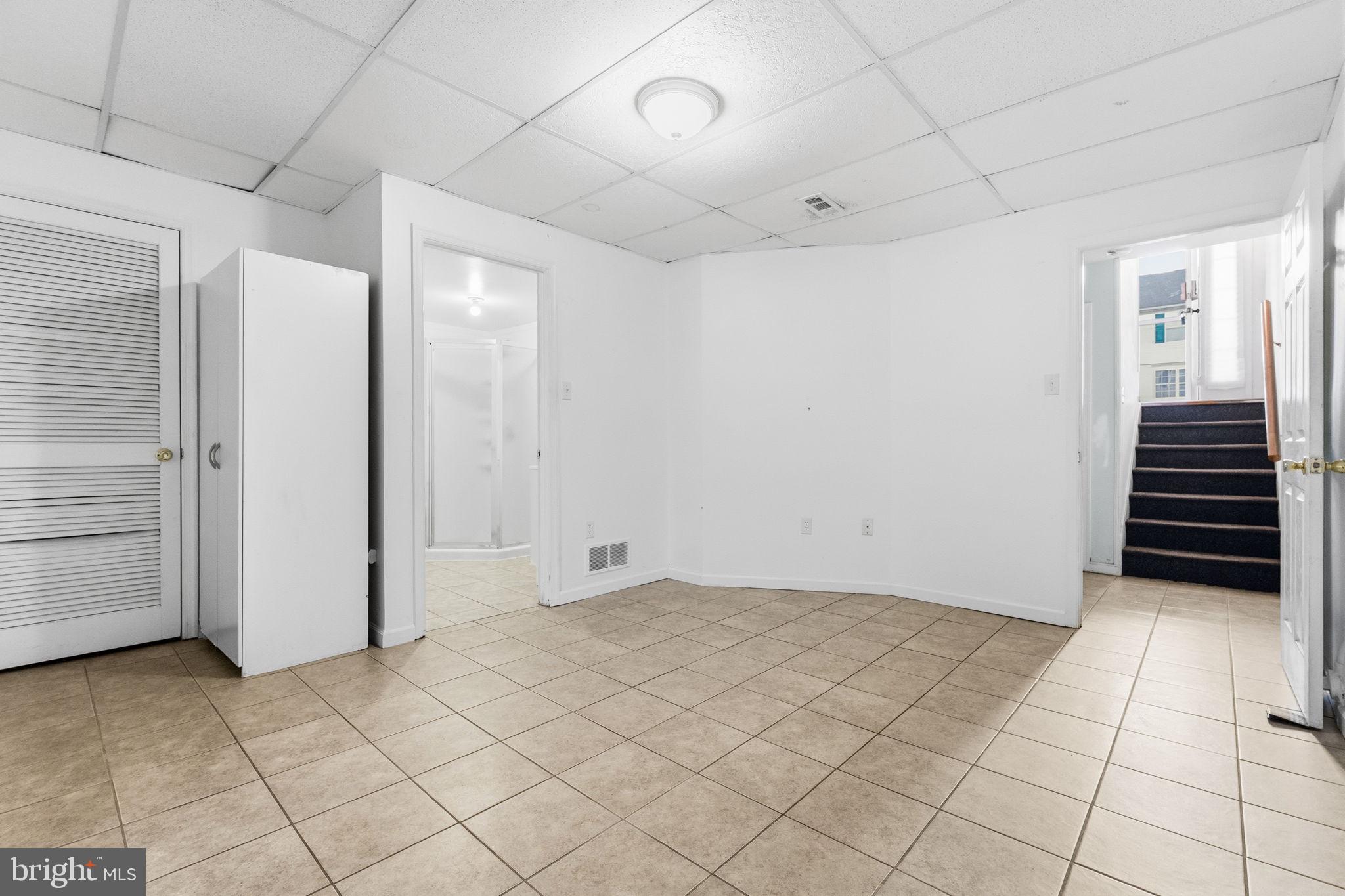 BELLWETHER MANOR - Residential