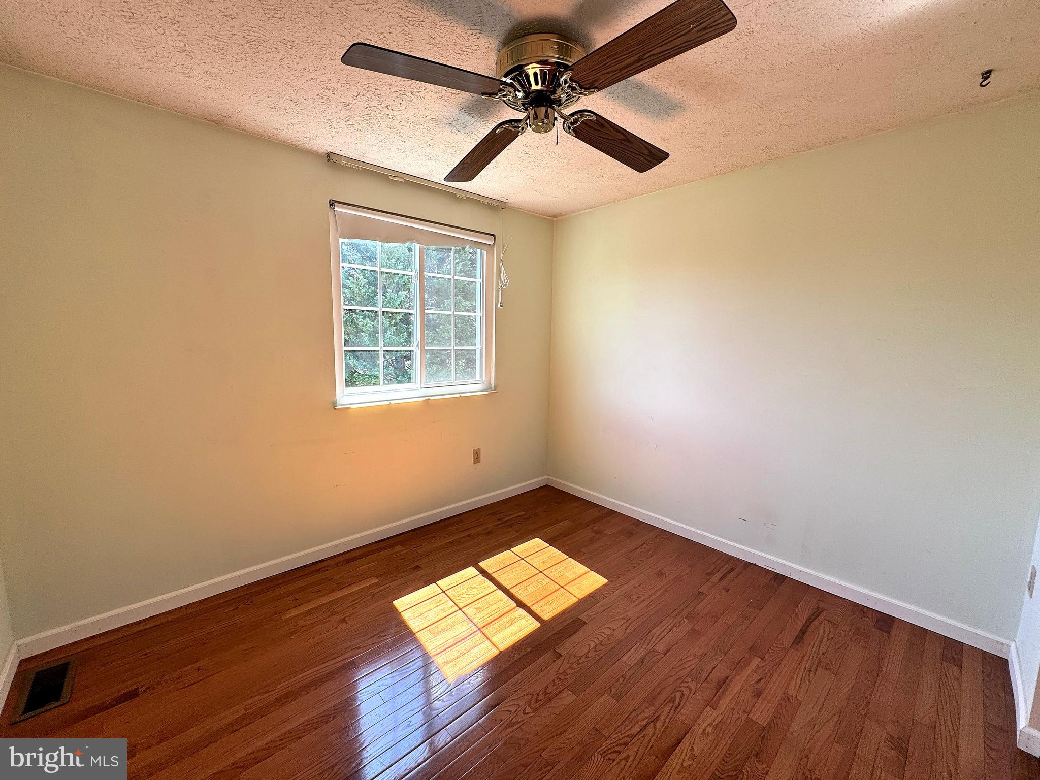 OAK SPRINGS - Residential