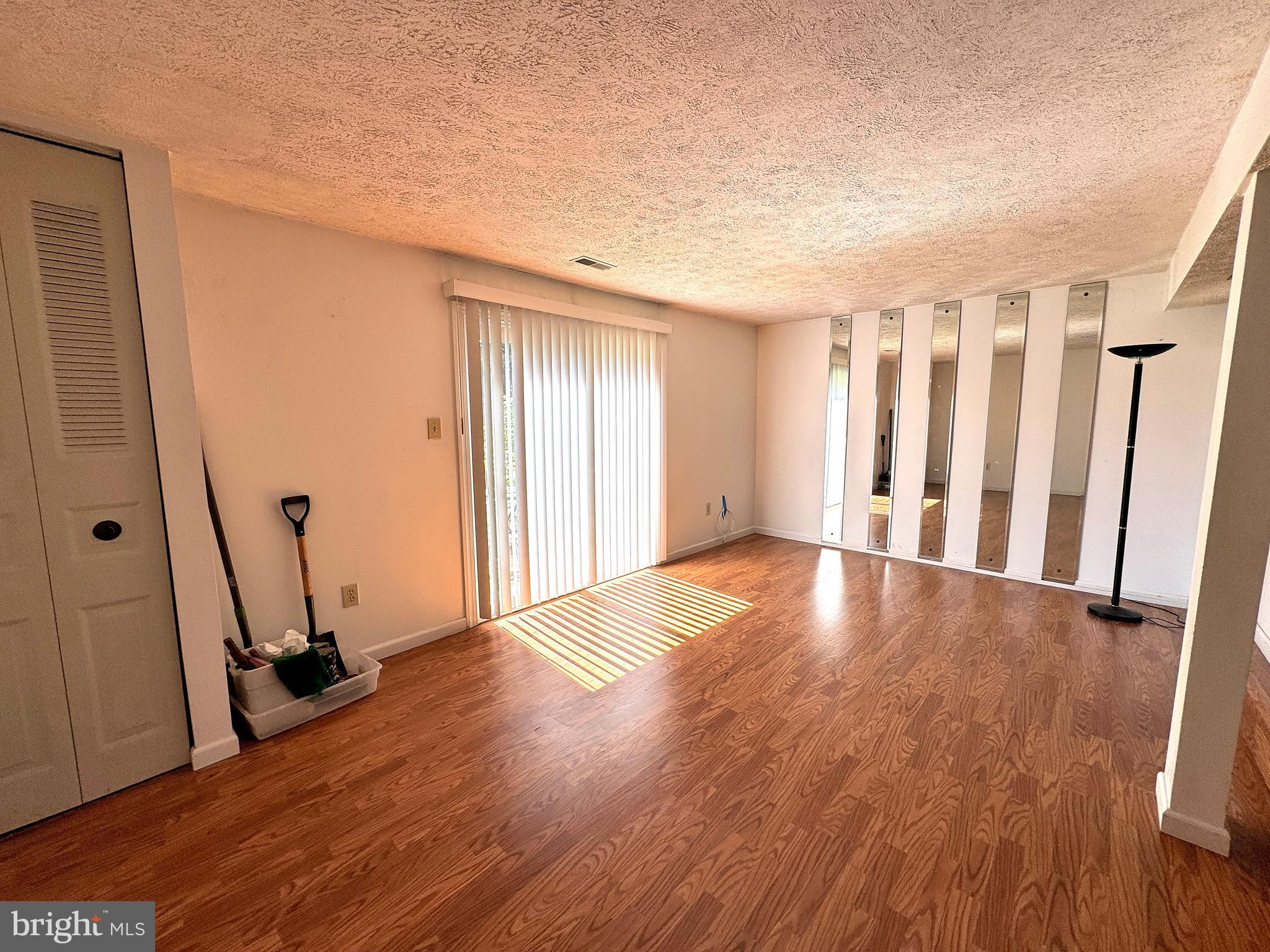 OAK SPRINGS - Residential