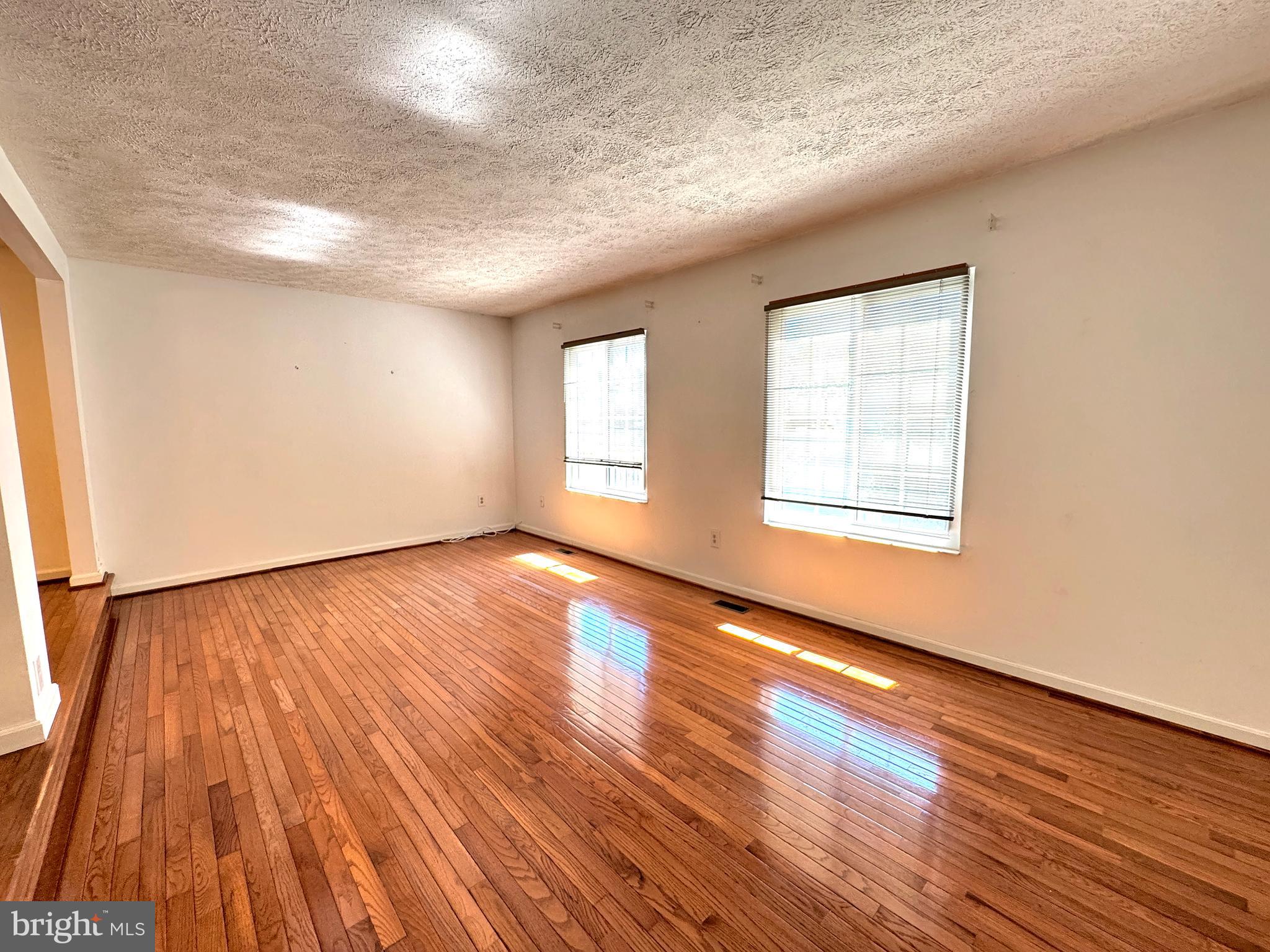 OAK SPRINGS - Residential