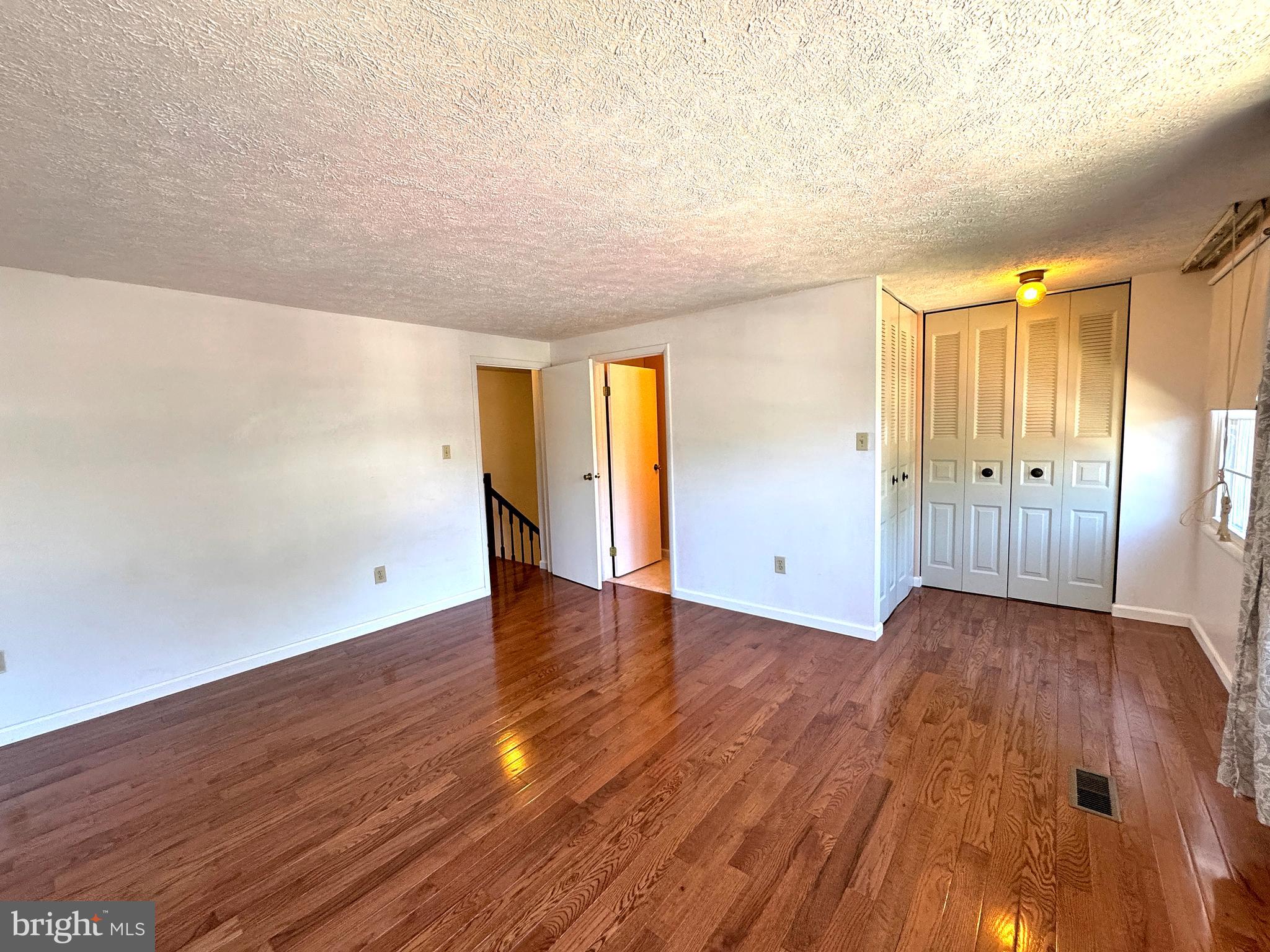 OAK SPRINGS - Residential