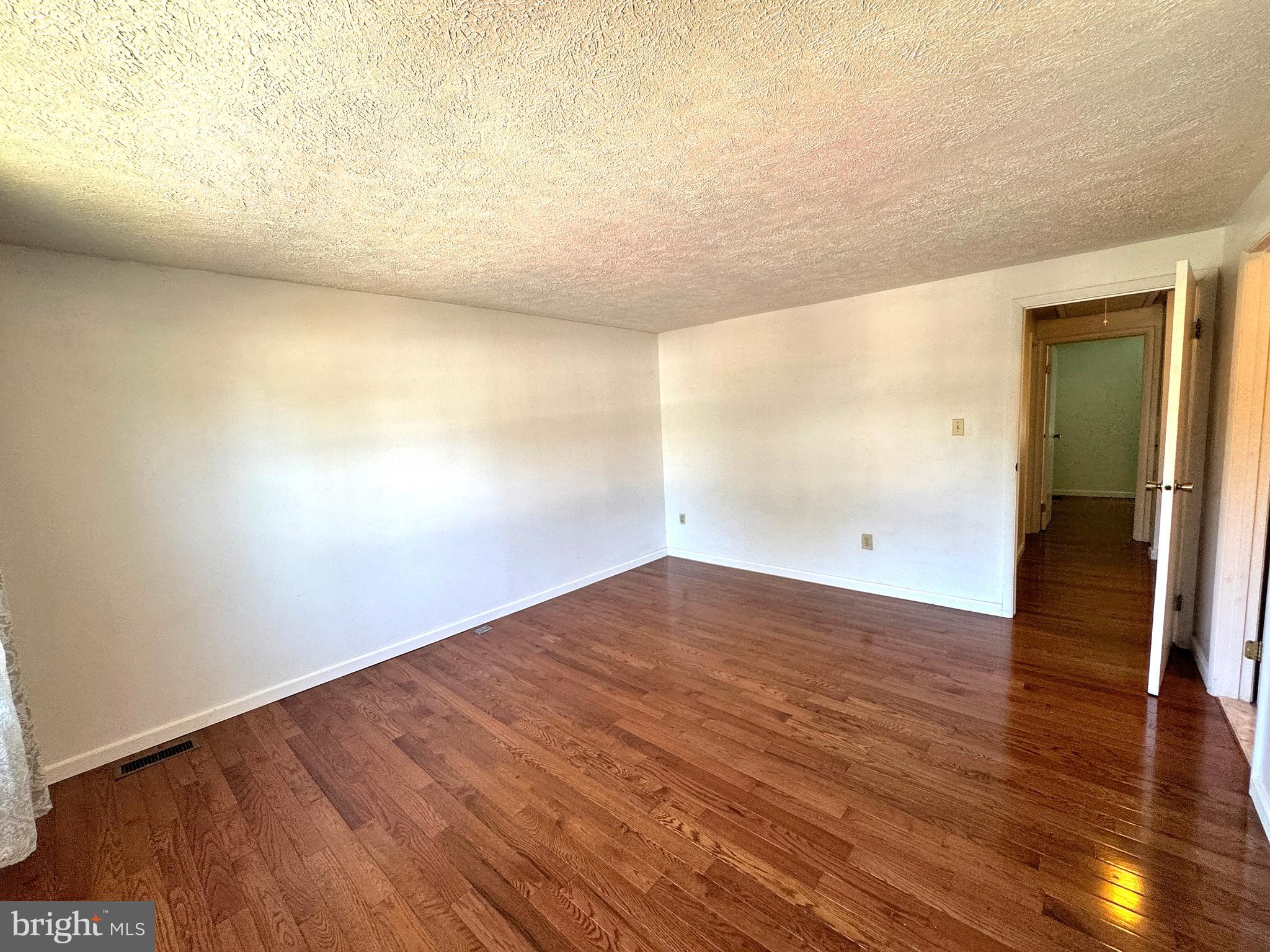 OAK SPRINGS - Residential