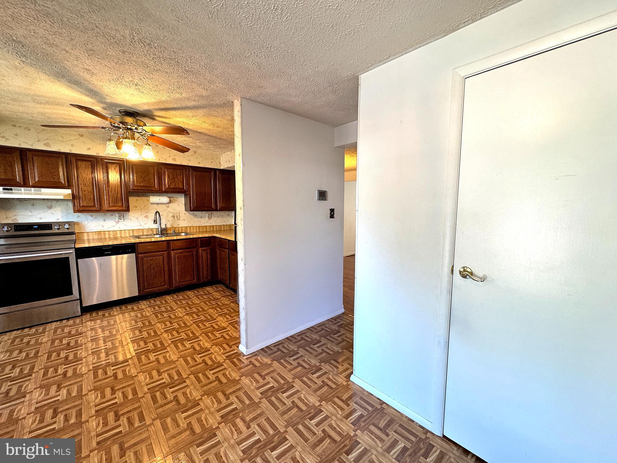 OAK SPRINGS - Residential