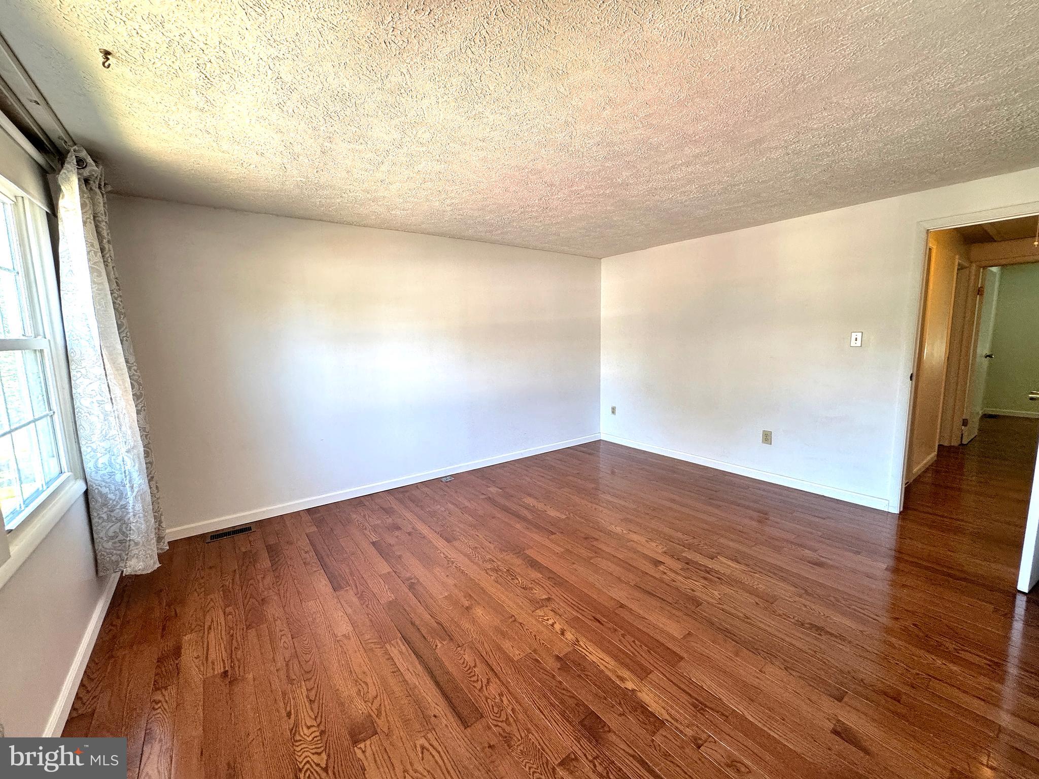 OAK SPRINGS - Residential