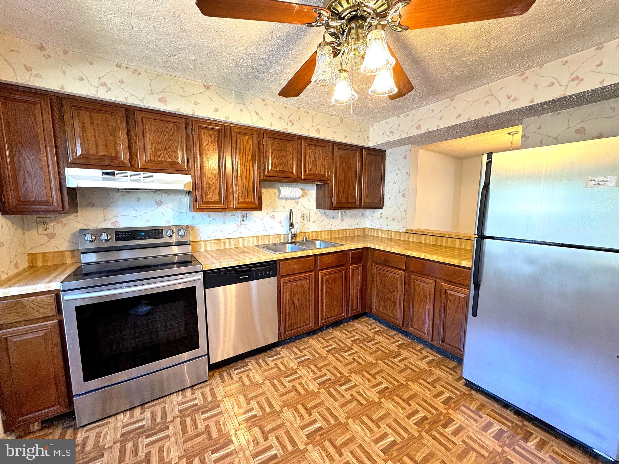 OAK SPRINGS - Residential