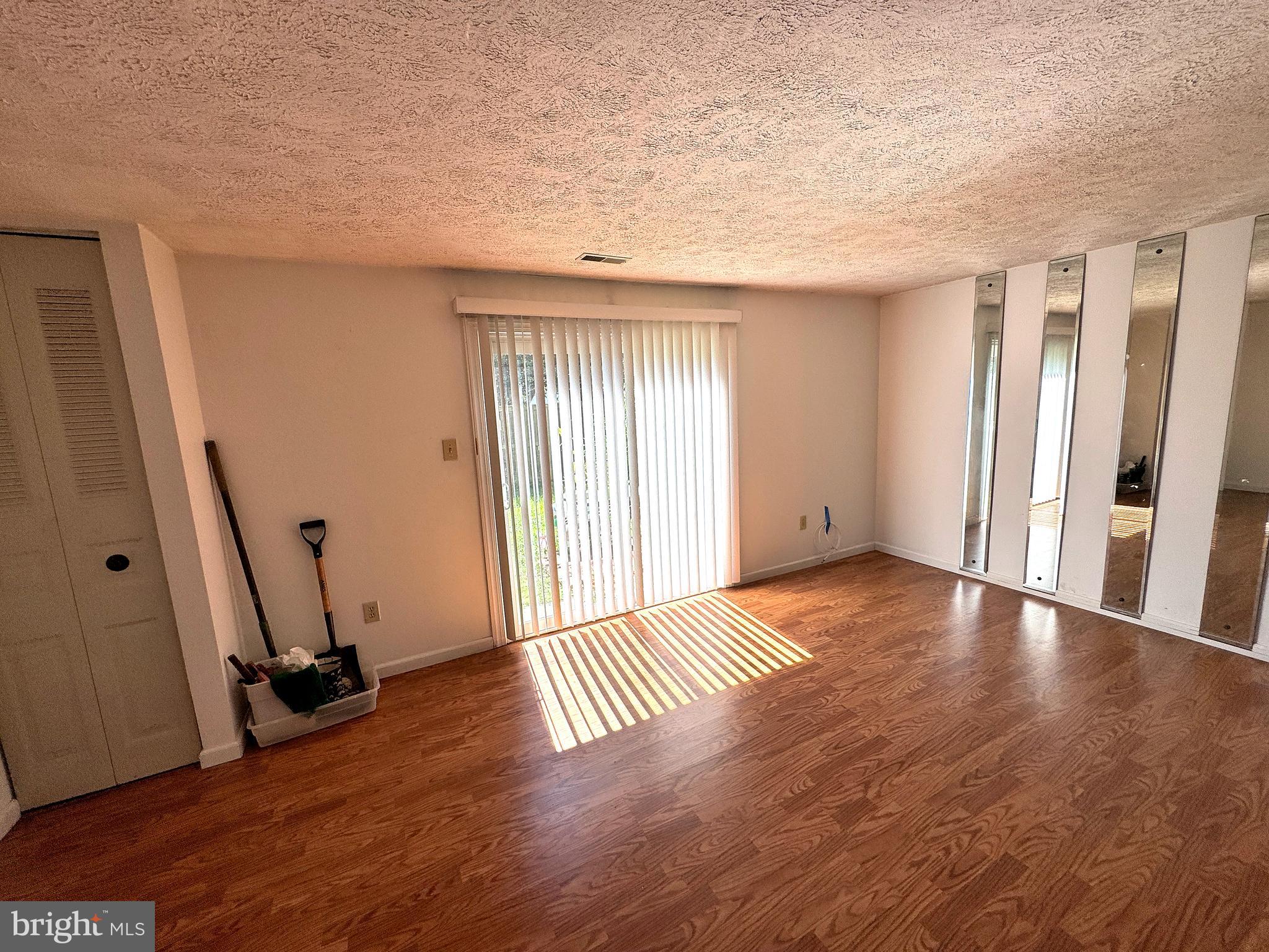 OAK SPRINGS - Residential