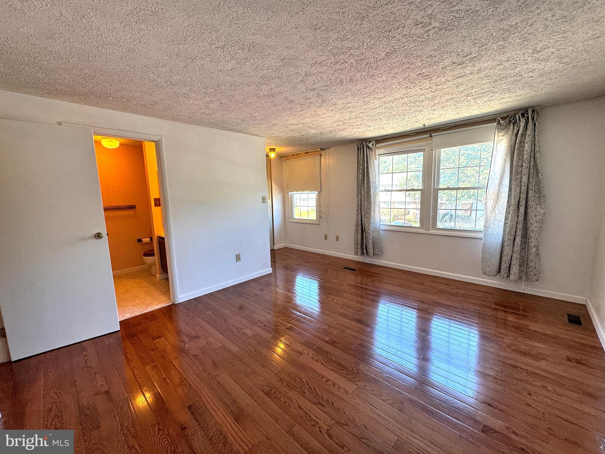 OAK SPRINGS - Residential