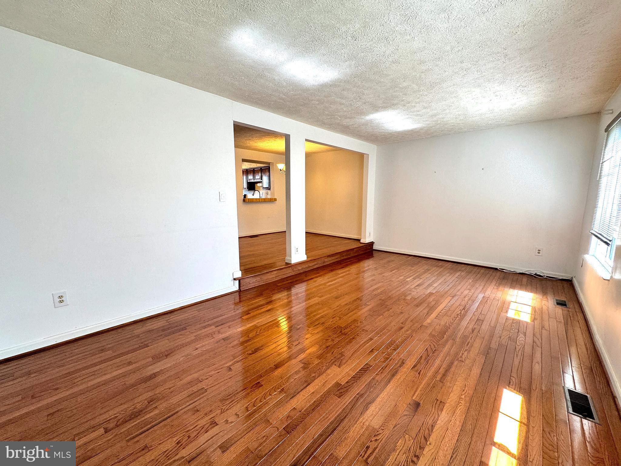 OAK SPRINGS - Residential