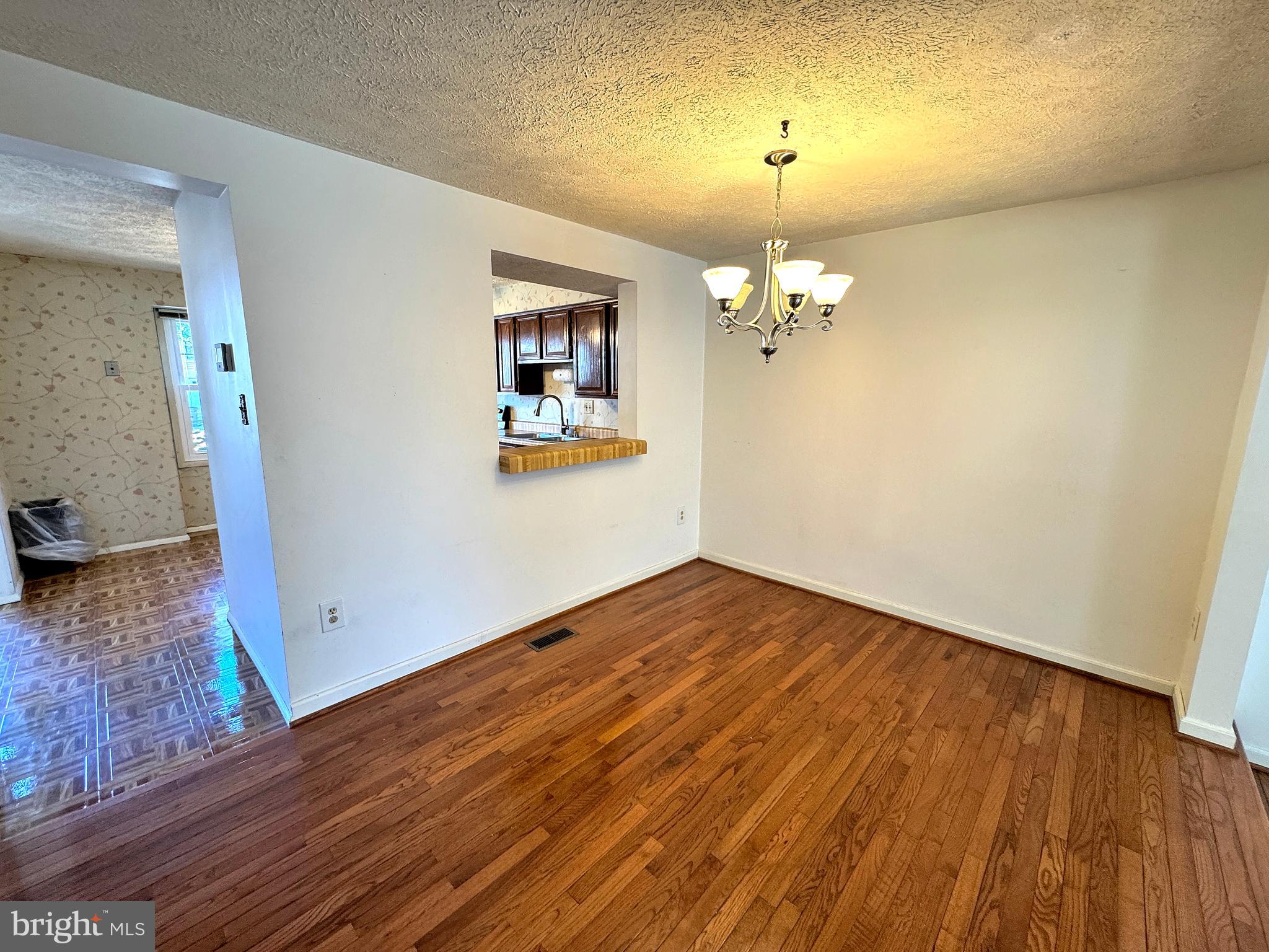 OAK SPRINGS - Residential