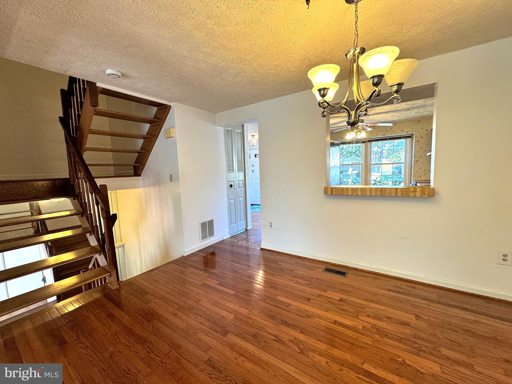 OAK SPRINGS - Residential