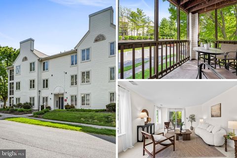 Photo of 415 Kingsbury Way #C21, WESTMINSTER, MD 21157 (MLS # MDCR2034544)