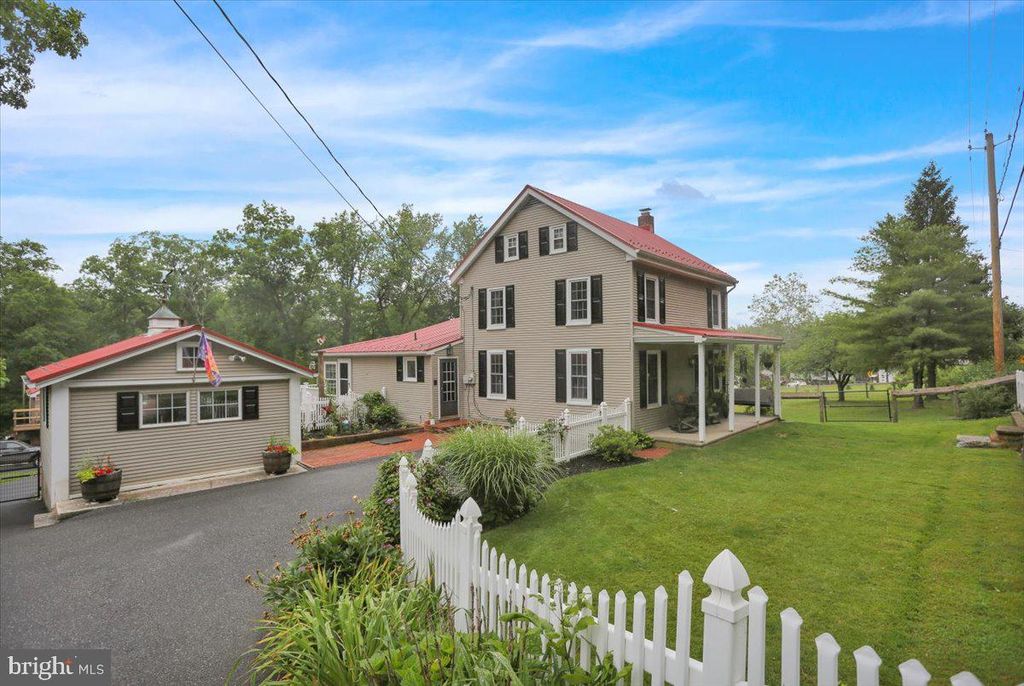 Photo of 719 REINHOLDS RD, DENVER, PA 17517 (MLS # PALA2036906)