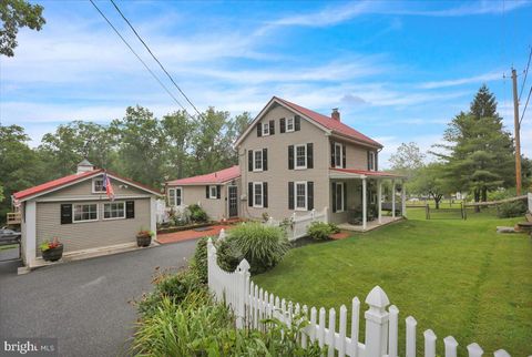 Photo of 719 REINHOLDS RD, DENVER, PA 17517 (MLS # PALA2036906)