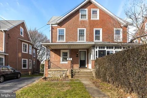 210 Edgemont Avenue, Ardmore, PA MLS: PAMC2132936