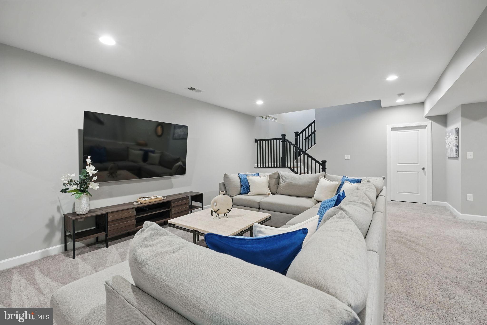 GROVE AT WILLOWSFORD - Residential