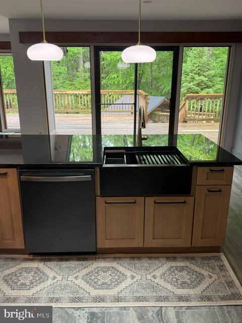 OCCOQUAN OAKS - Residential